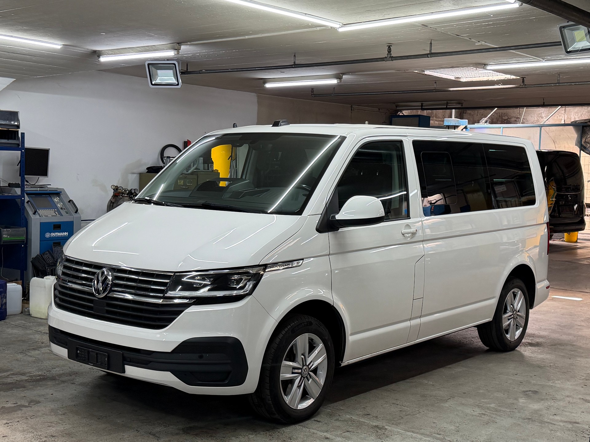 VW T6.1 Multivan 2.0 Bi-TDI Comfortline 4Motion DSG-image-1