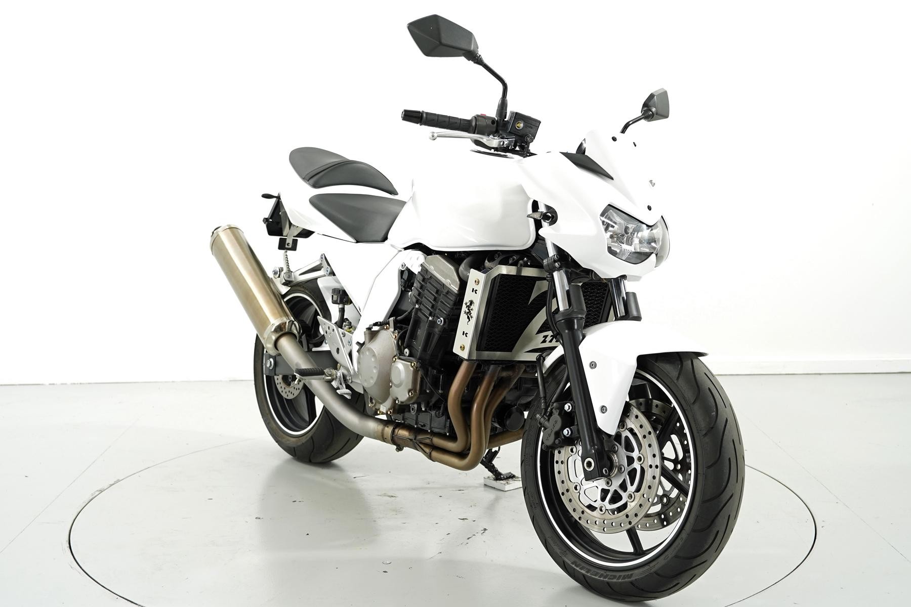 KAWASAKI Z 750-showroom-element-1