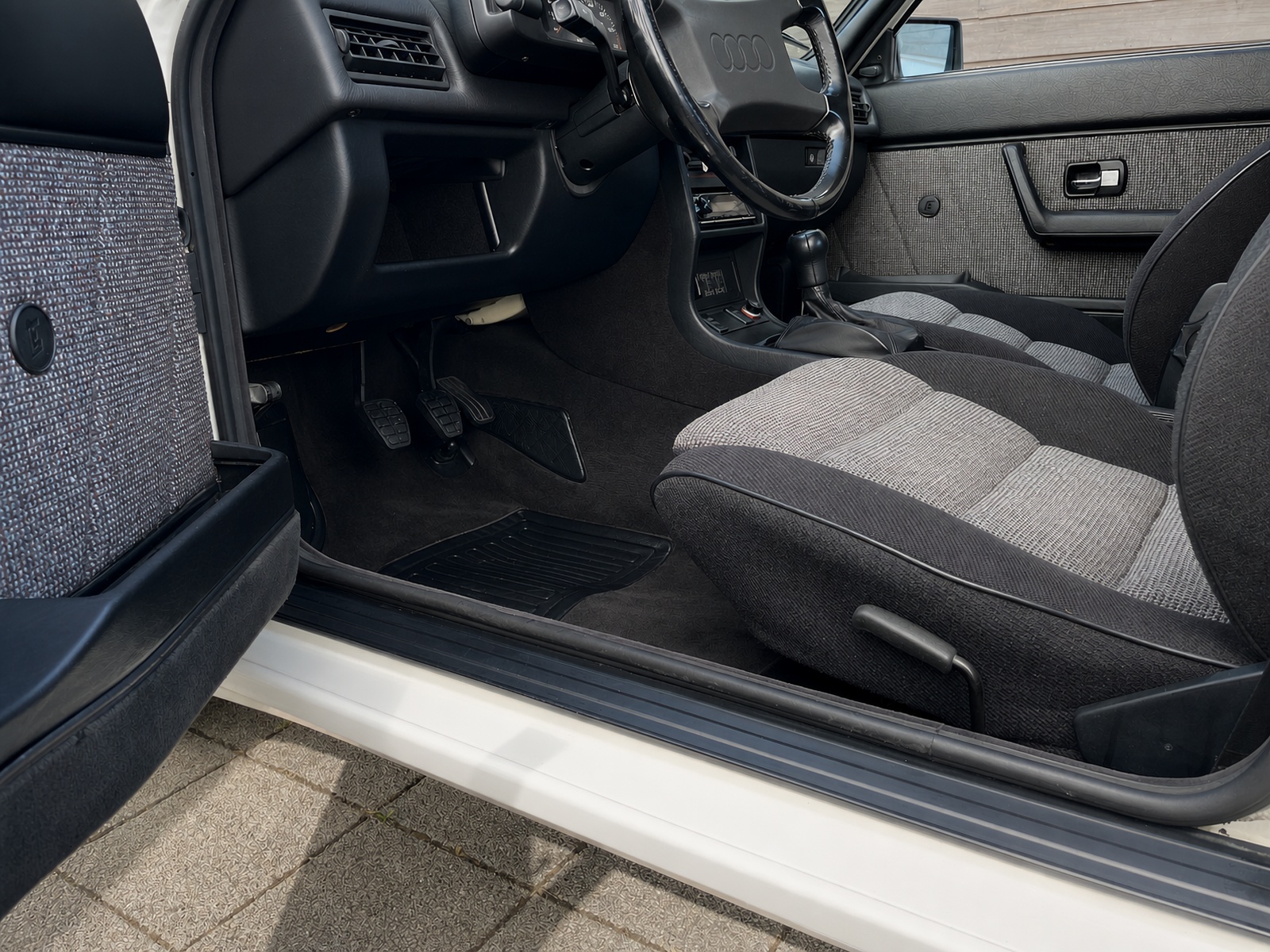 AUDI 90 2.2 quattro-image-9