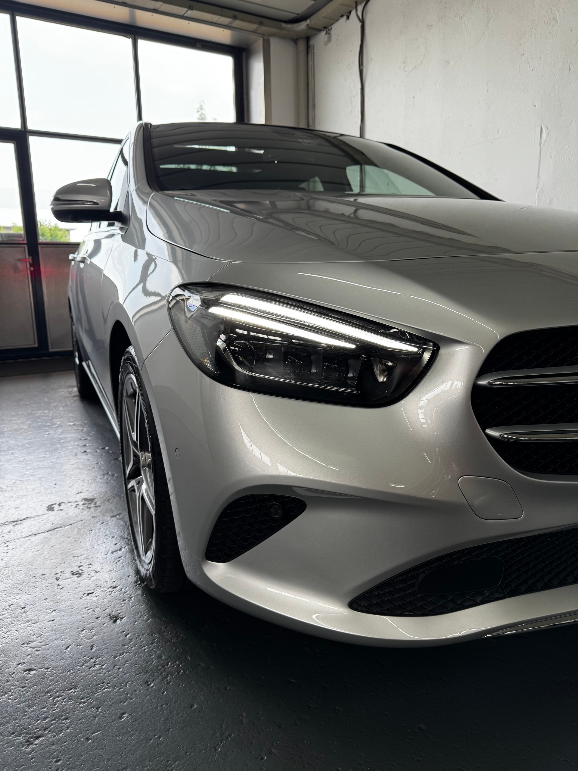 MERCEDES-BENZ B 220 4Matic Progressive 7G-DCT-image-2