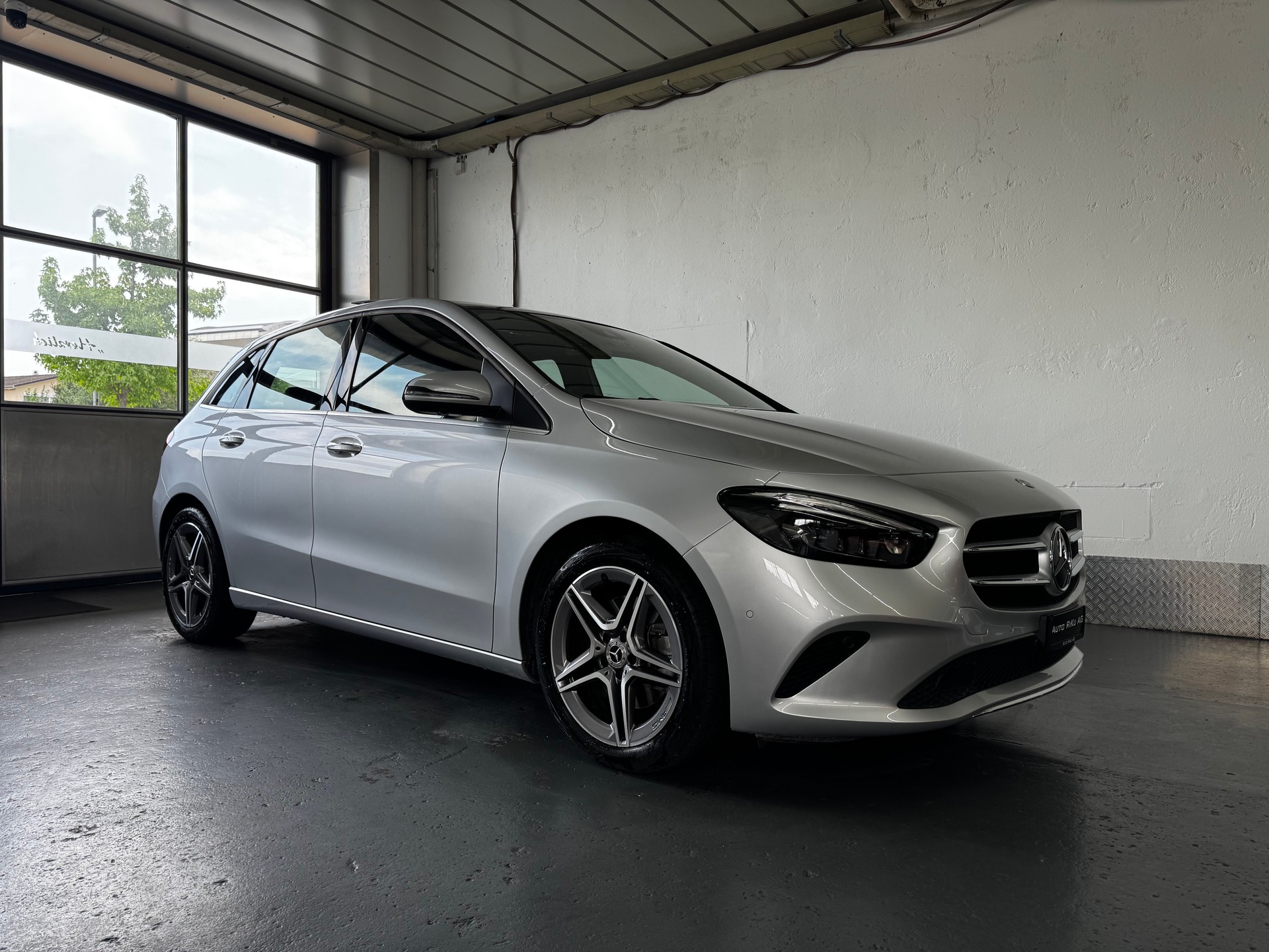 MERCEDES-BENZ B 220 4Matic Progressive 7G-DCT-image-1
