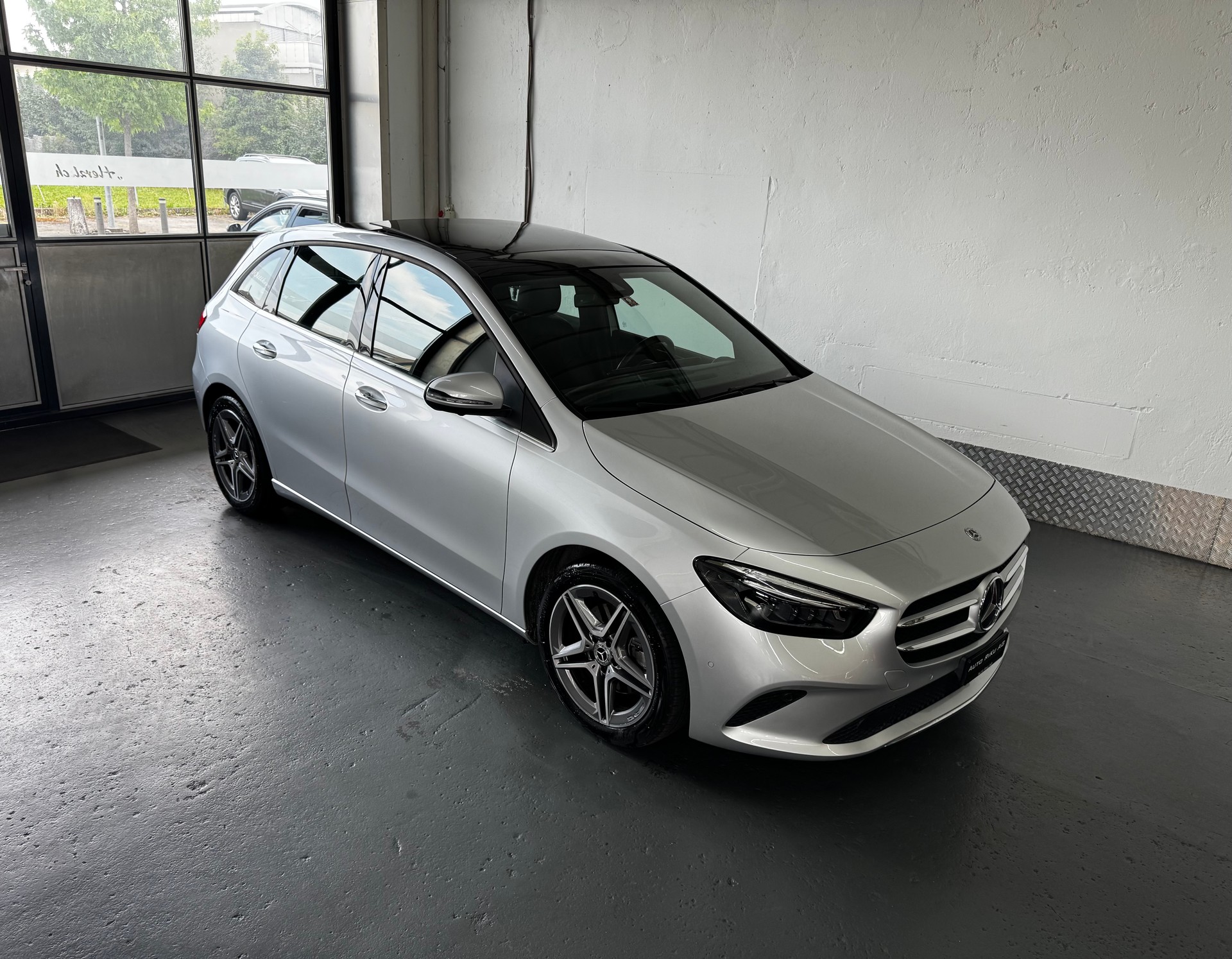 MERCEDES-BENZ B 220 4Matic Progressive 7G-DCT-image-0