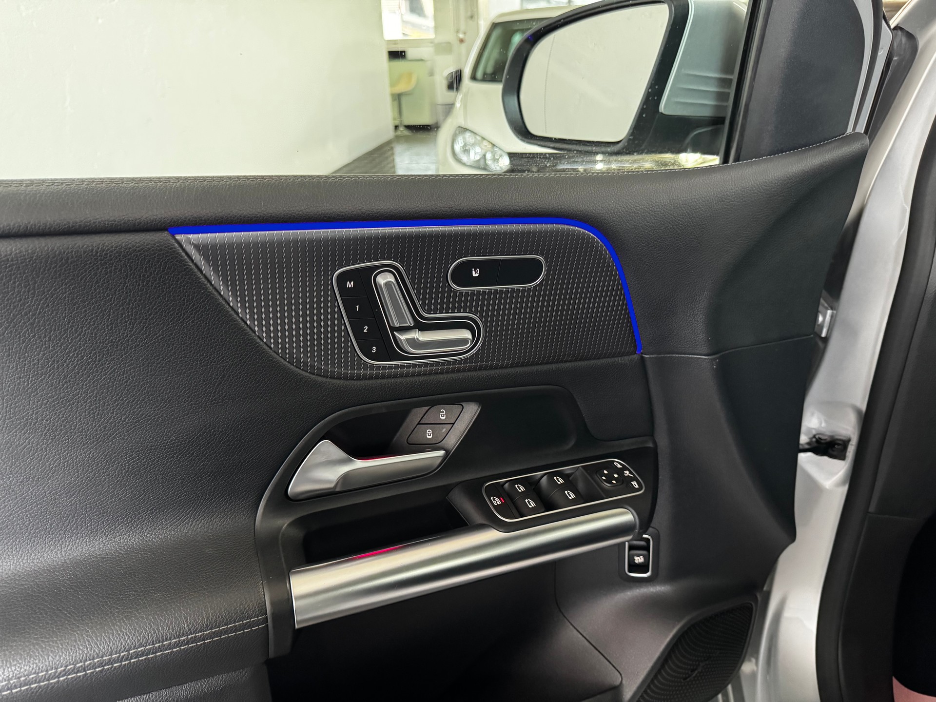 MERCEDES-BENZ B 220 4Matic Progressive 7G-DCT-image-15