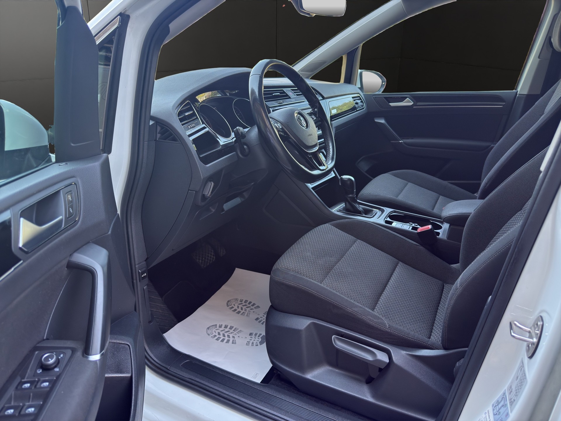 VW Touran 1.4 TSI BlueMotion Technology Family DSG 7Plätzer-image-11