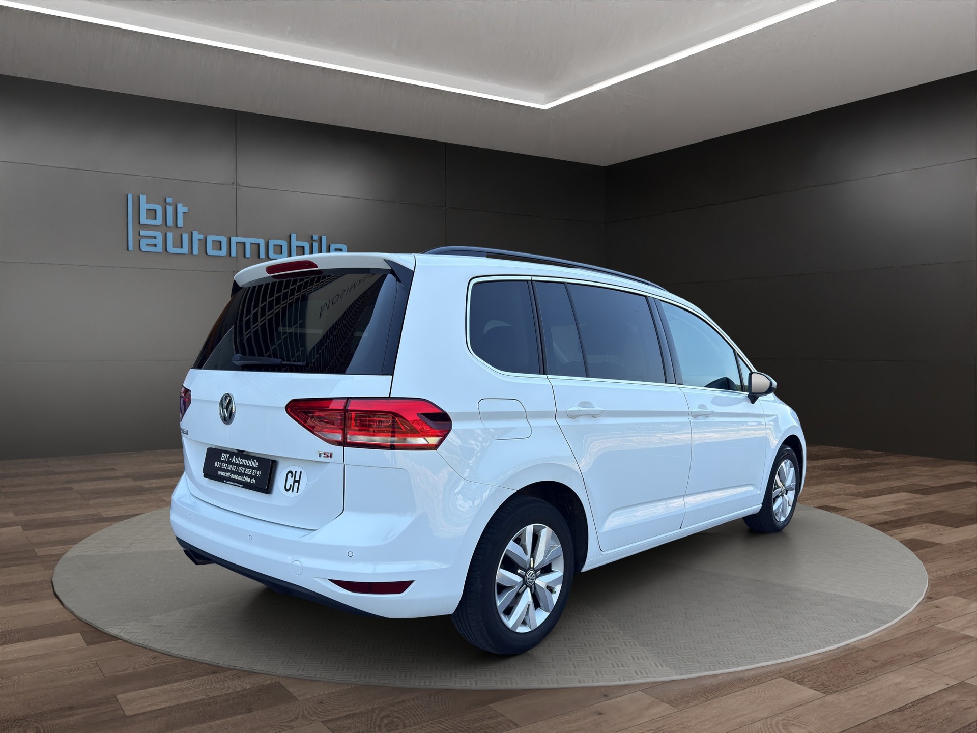 VW Touran 1.4 TSI BlueMotion Technology Family DSG 7Plätzer-image-7
