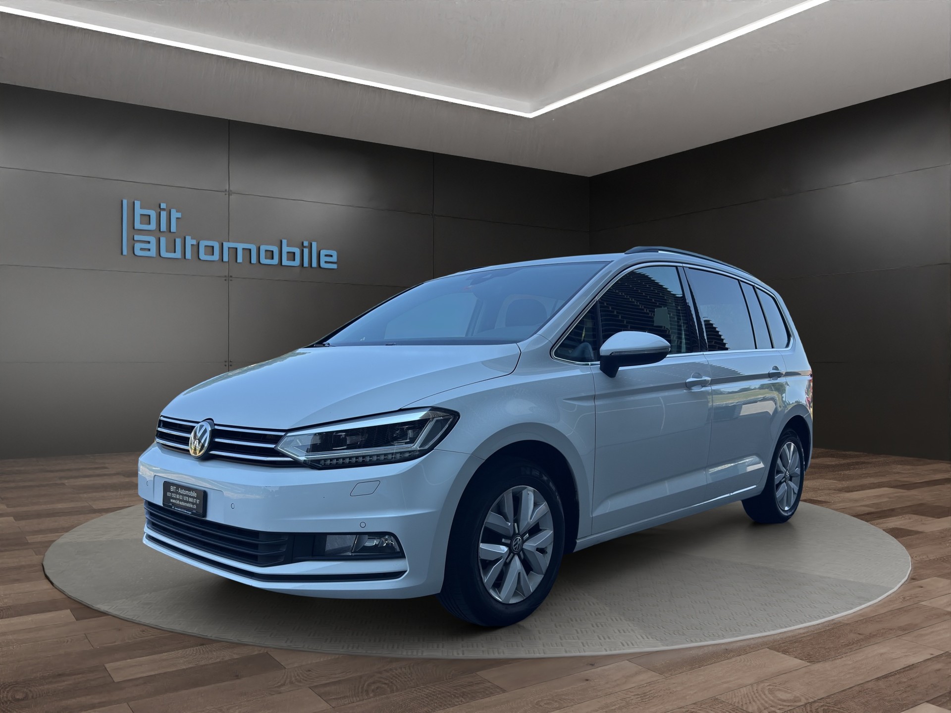 VW Touran 1.4 TSI BlueMotion Technology Family DSG 7Plätzer-image-0