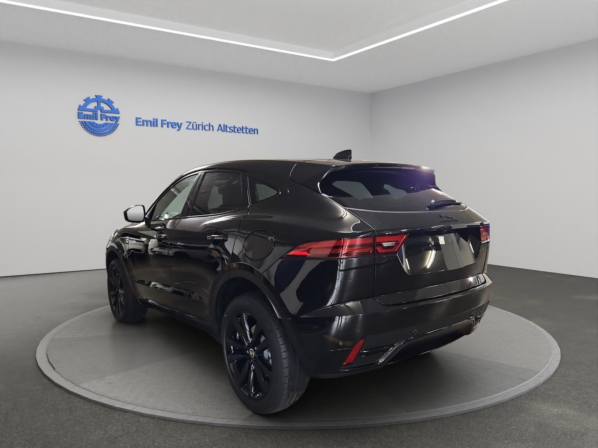 JAGUAR E-Pace 1.5 T 270e R-Dynamic SE AWD (Plug-in Hybrid)-image-1