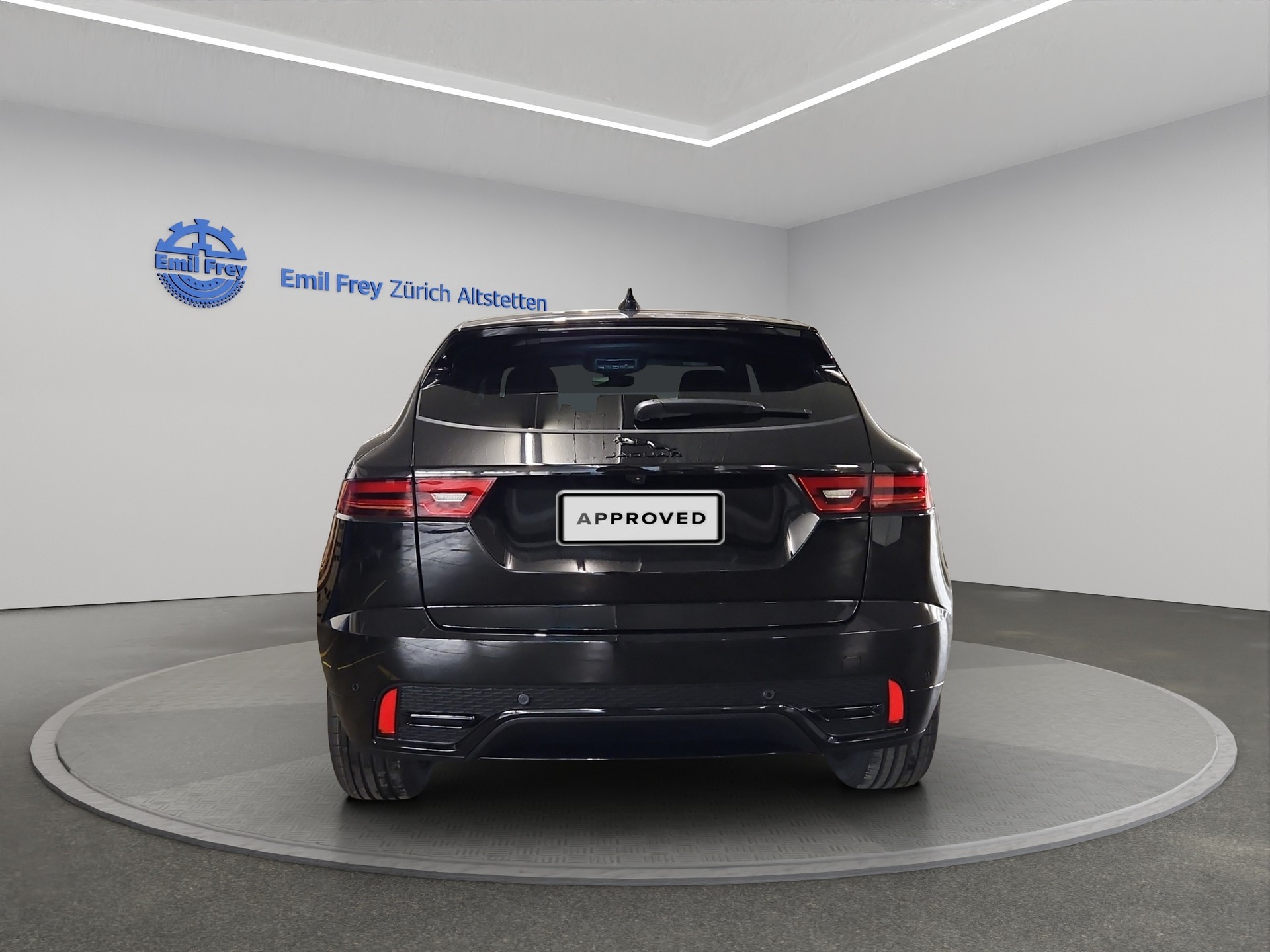 JAGUAR E-Pace 1.5 T 270e R-Dynamic SE AWD (Plug-in Hybrid)-image-7