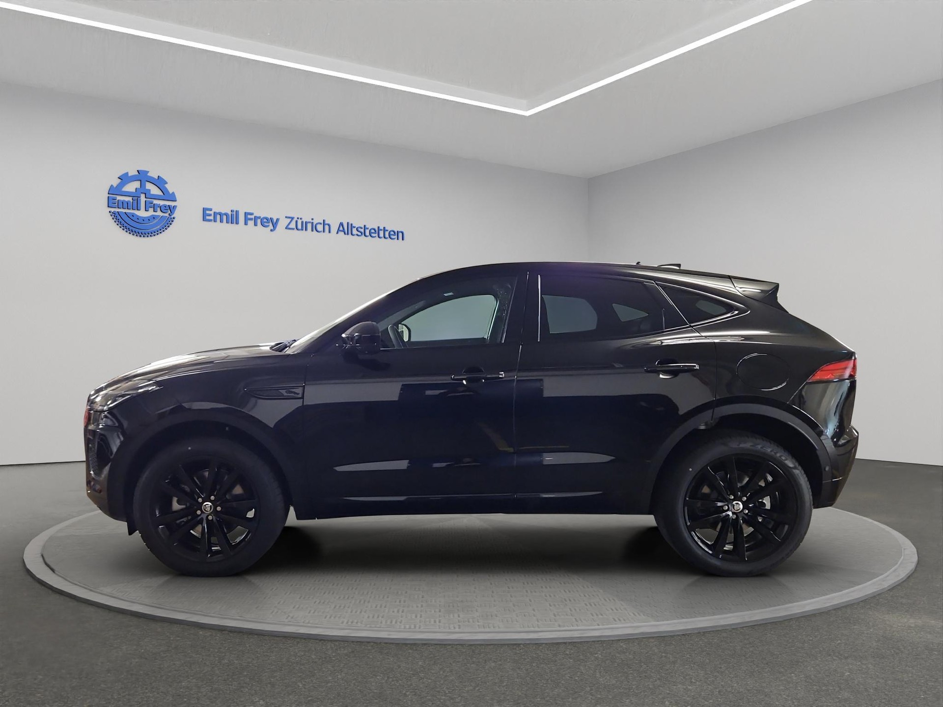 JAGUAR E-Pace 1.5 T 270e R-Dynamic SE AWD (Plug-in Hybrid)-image-2