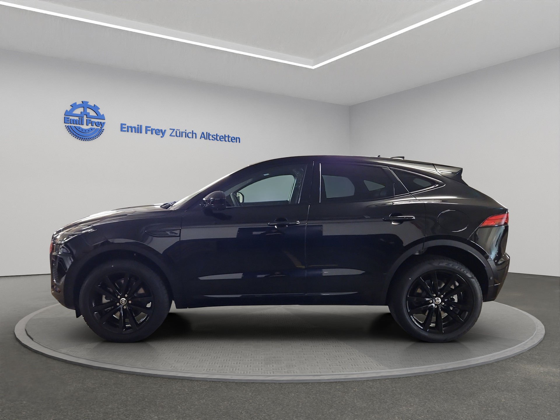 JAGUAR E-Pace 1.5 T 270e R-Dynamic SE AWD (Plug-in Hybrid)-image-5