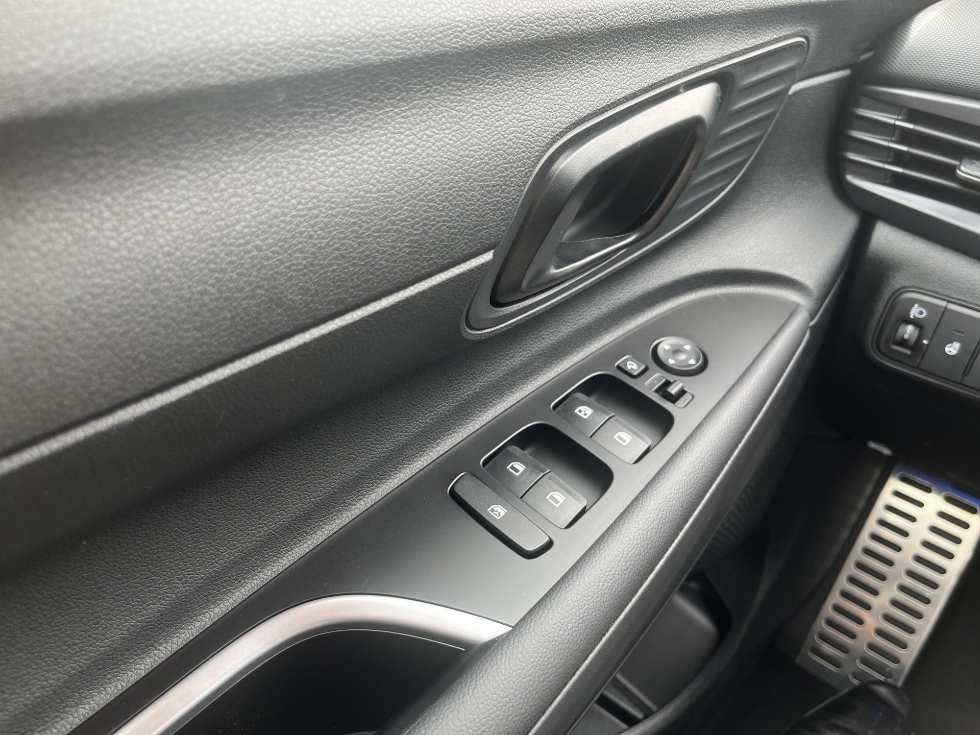 HYUNDAI Bayon 1.0 T-GDi Amplia DCT-image-14
