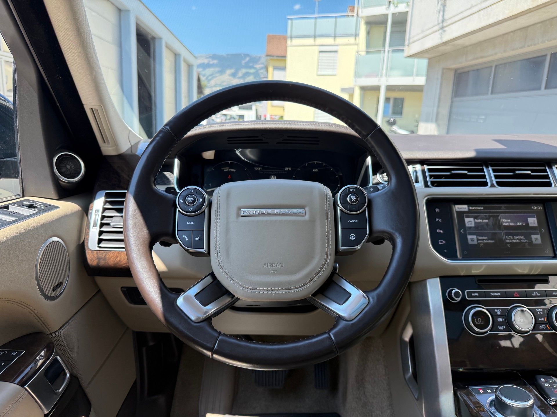 LAND ROVER Range Rover 4.4 SDV8 Vogue Automatic-image-13