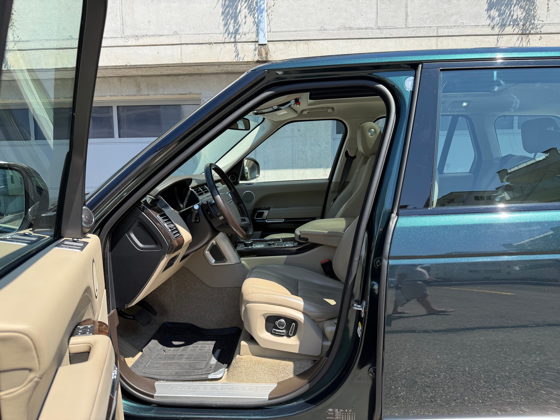 LAND ROVER Range Rover 4.4 SDV8 Vogue Automatic-image-10