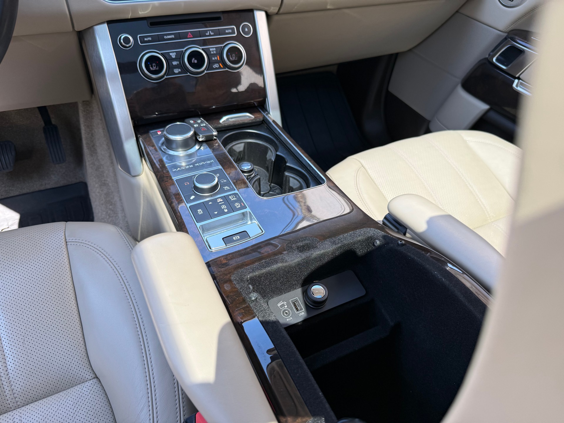 LAND ROVER Range Rover 4.4 SDV8 Vogue Automatic-image-21