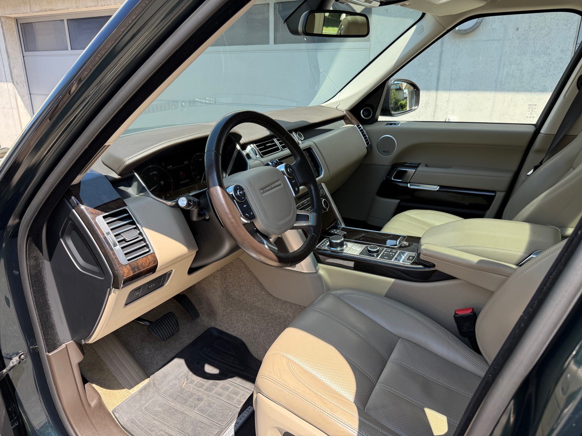 LAND ROVER Range Rover 4.4 SDV8 Vogue Automatic-image-8