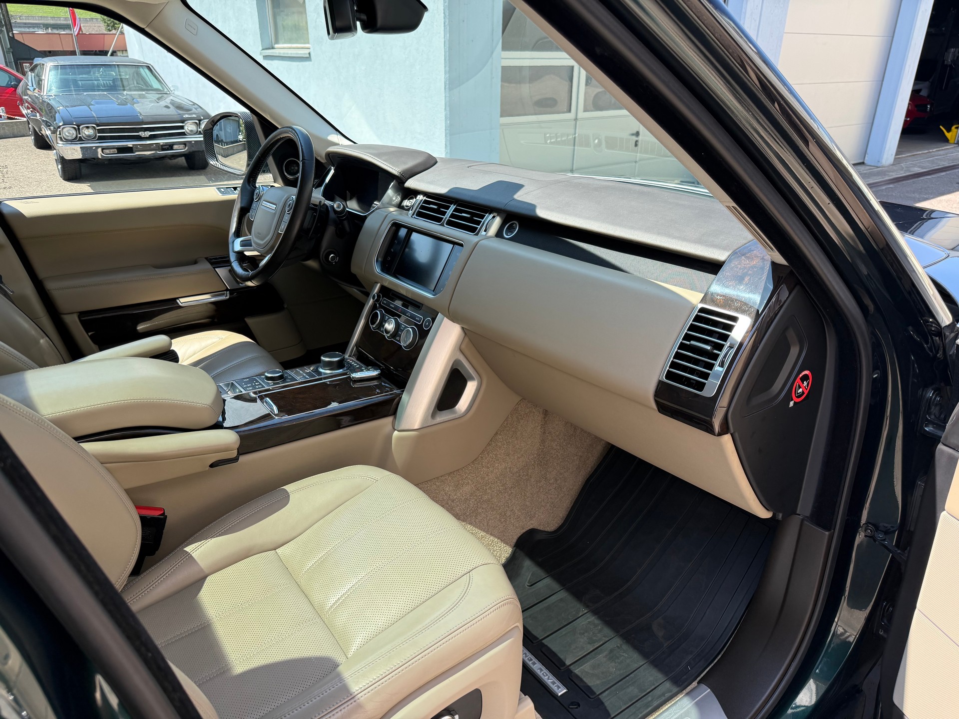 LAND ROVER Range Rover 4.4 SDV8 Vogue Automatic-image-11