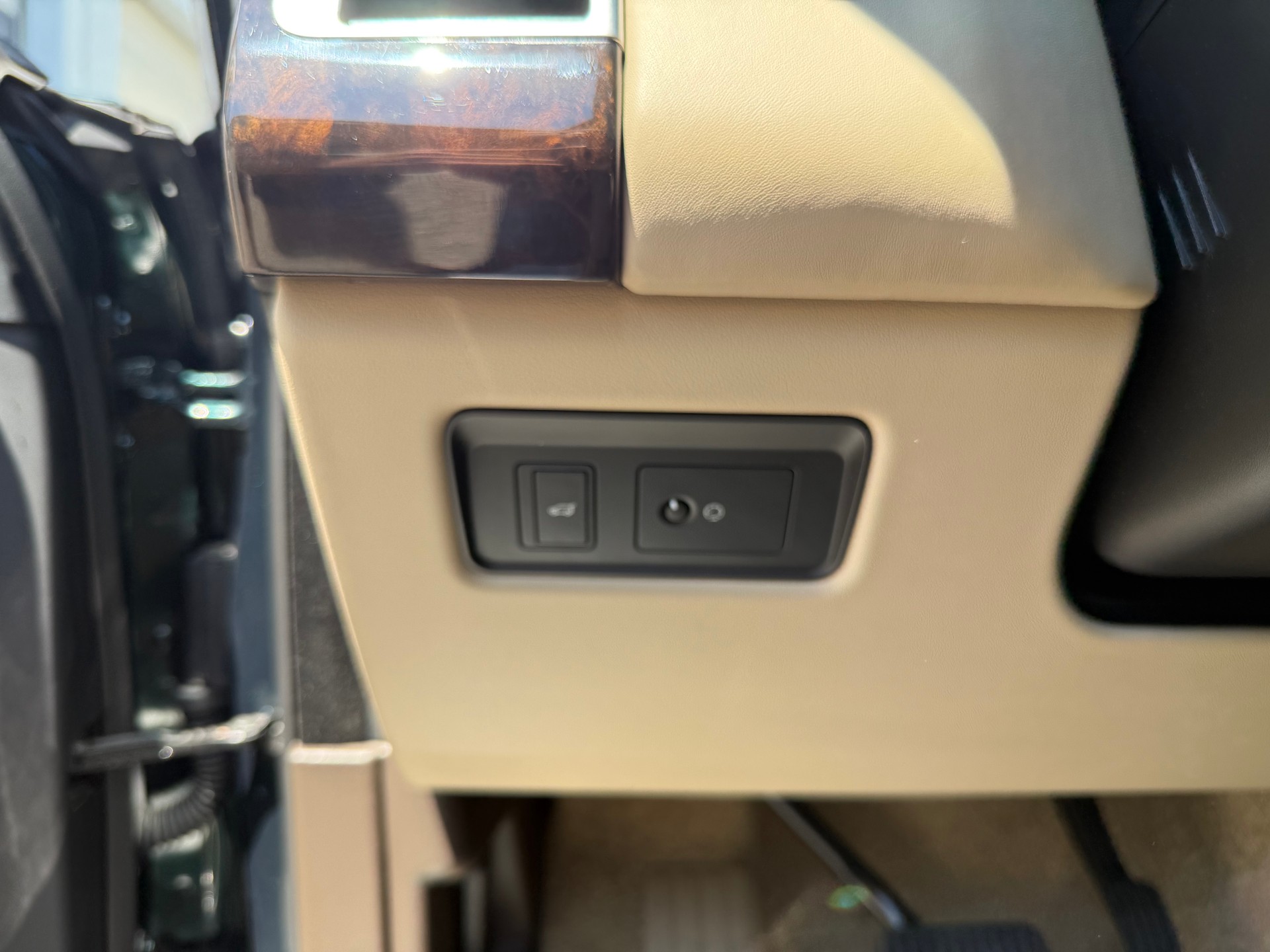 LAND ROVER Range Rover 4.4 SDV8 Vogue Automatic-image-24