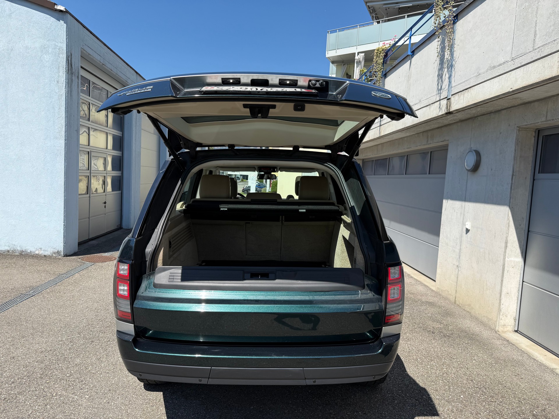 LAND ROVER Range Rover 4.4 SDV8 Vogue Automatic-image-28