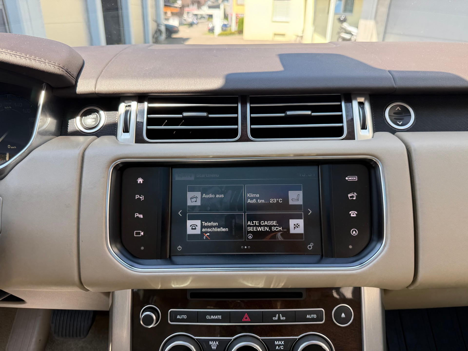 LAND ROVER Range Rover 4.4 SDV8 Vogue Automatic-image-16