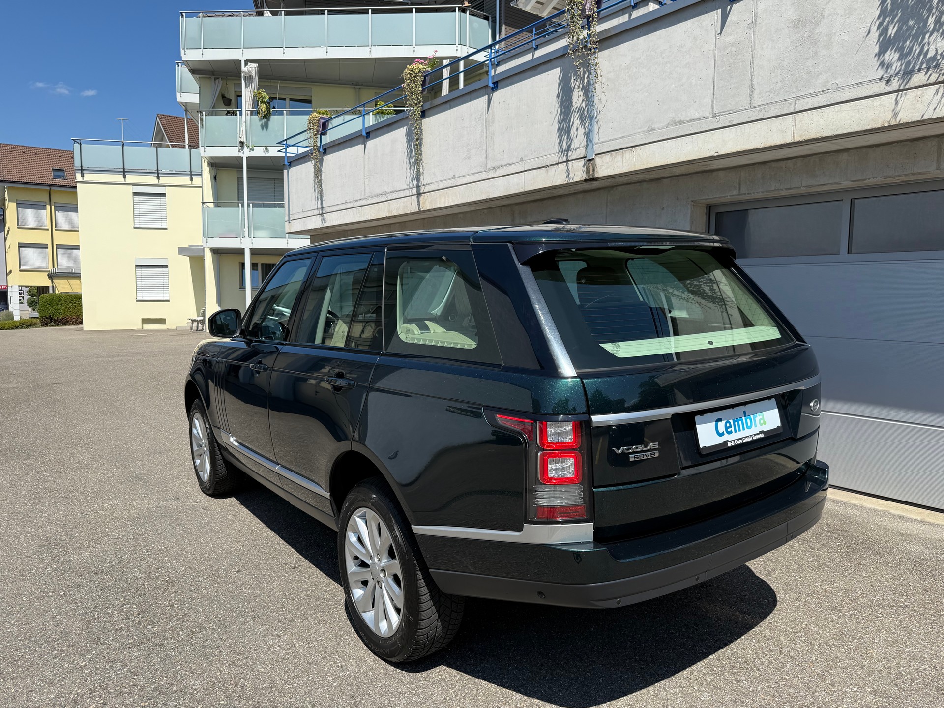 LAND ROVER Range Rover 4.4 SDV8 Vogue Automatic-image-5