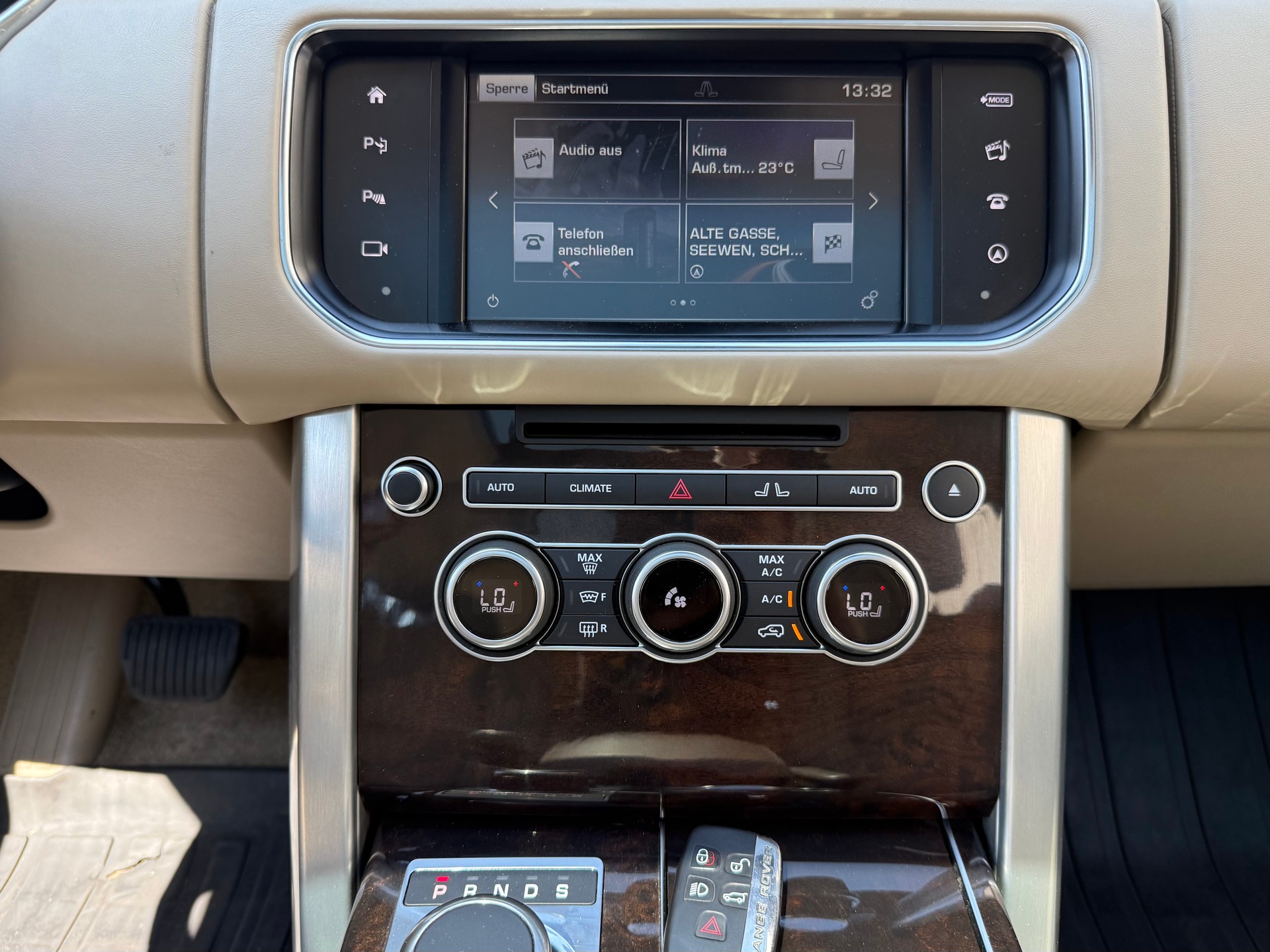 LAND ROVER Range Rover 4.4 SDV8 Vogue Automatic-image-18