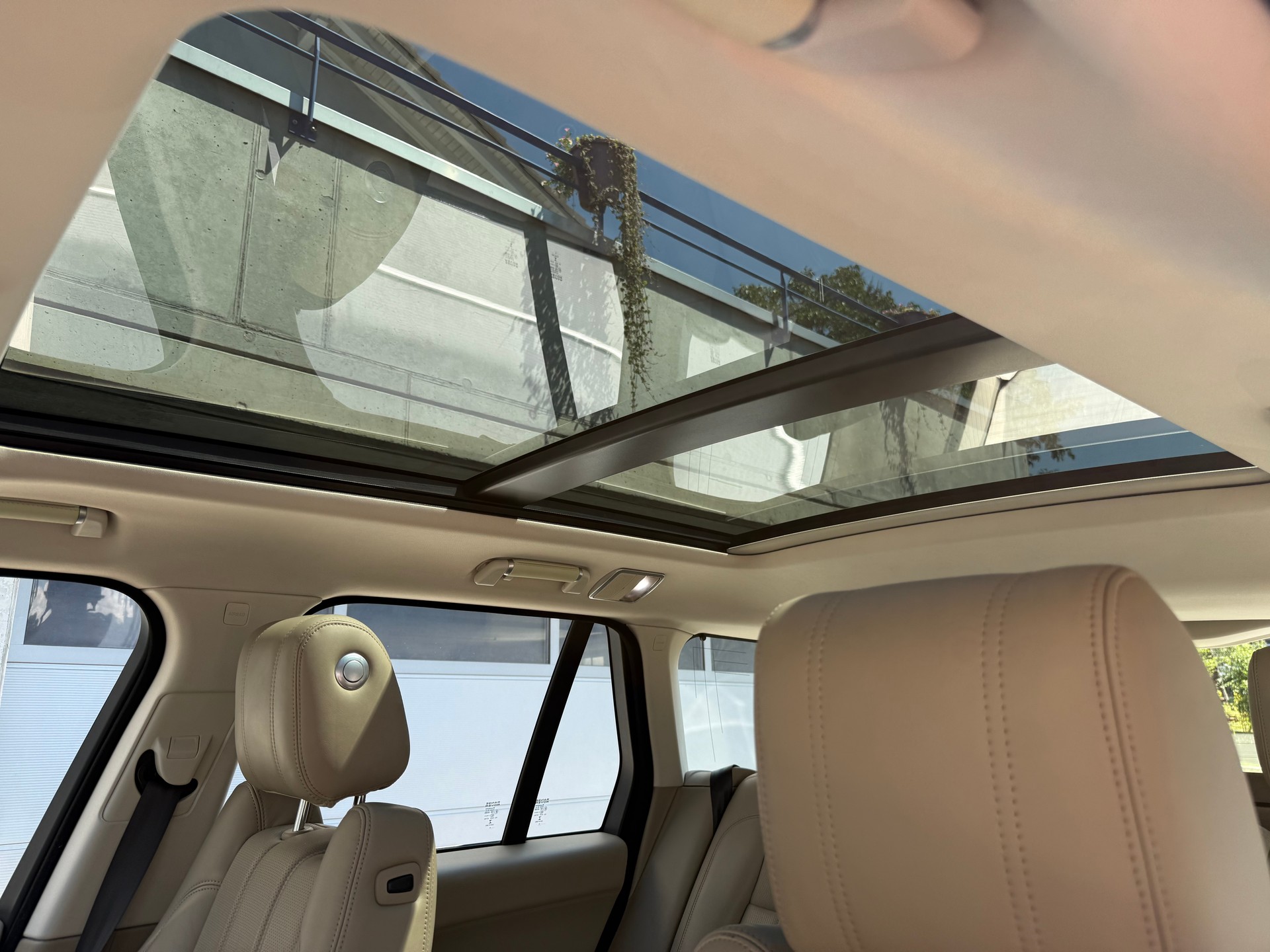 LAND ROVER Range Rover 4.4 SDV8 Vogue Automatic-image-9
