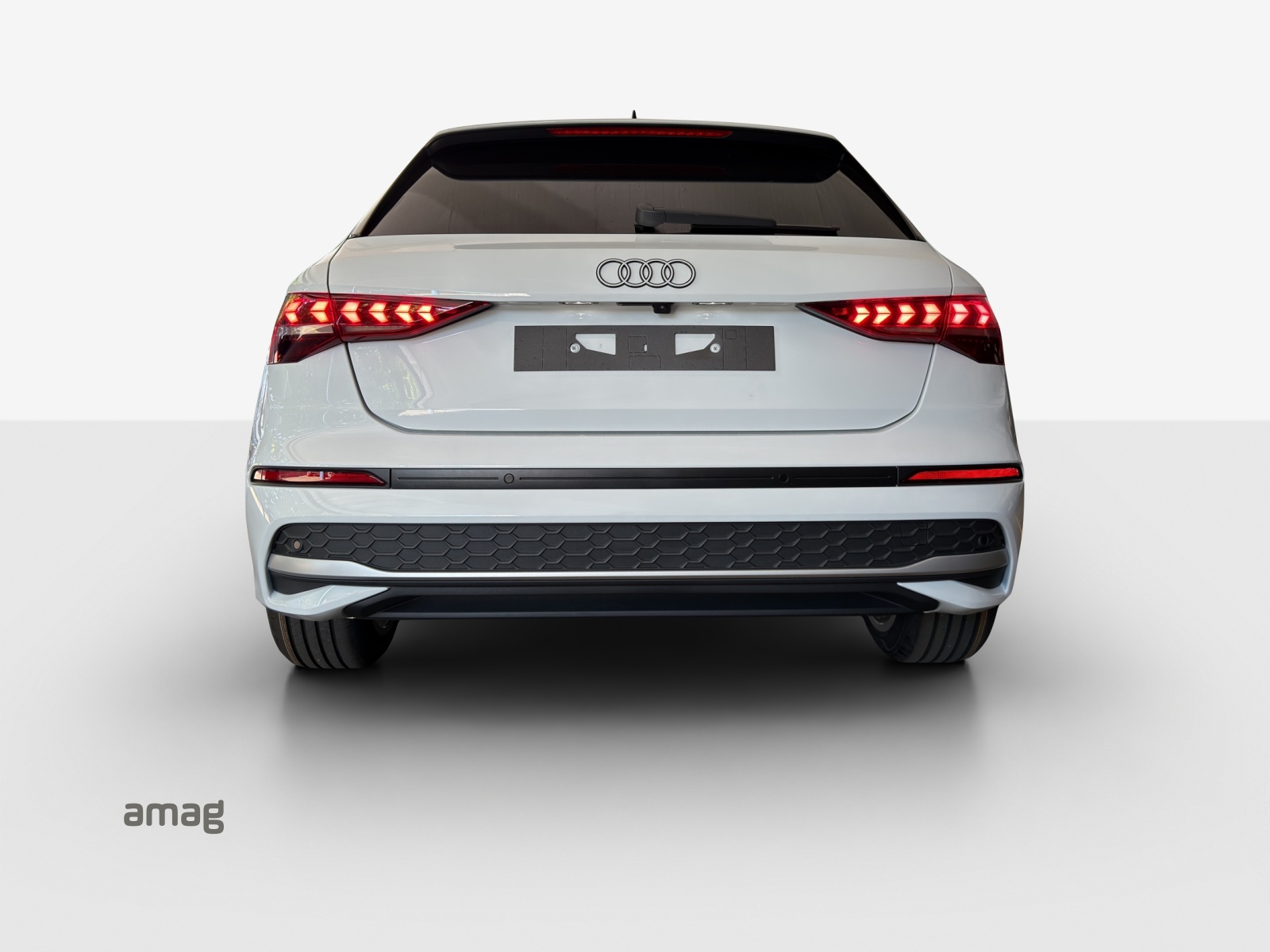 AUDI A3 Sportback TFSI 110 kW Attraction S tronic-image-3