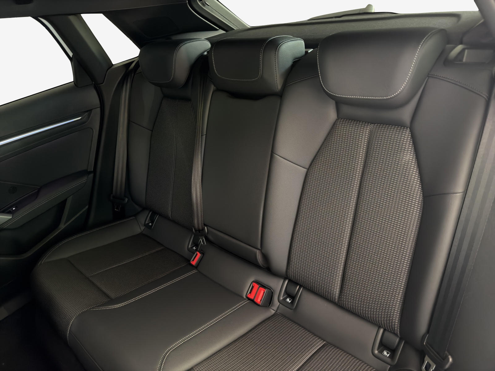 AUDI A3 Sportback TFSI 110 kW Attraction S tronic-image-11