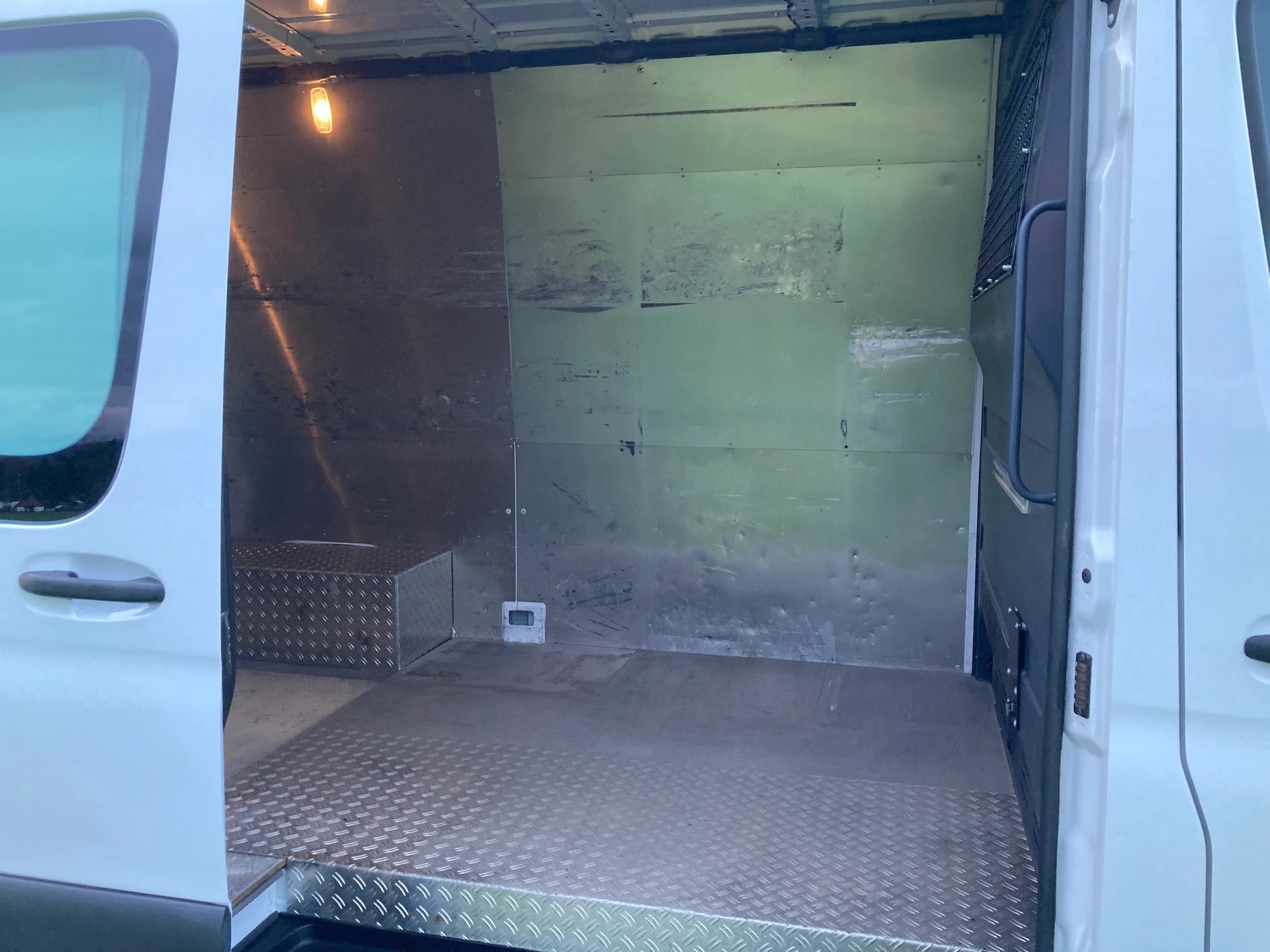 MERCEDES-BENZ Sprinter 516 CDI Standard 7G-TRONIC 4x4 Reduziert **Anhängerkupplung 3.5t**-image-7