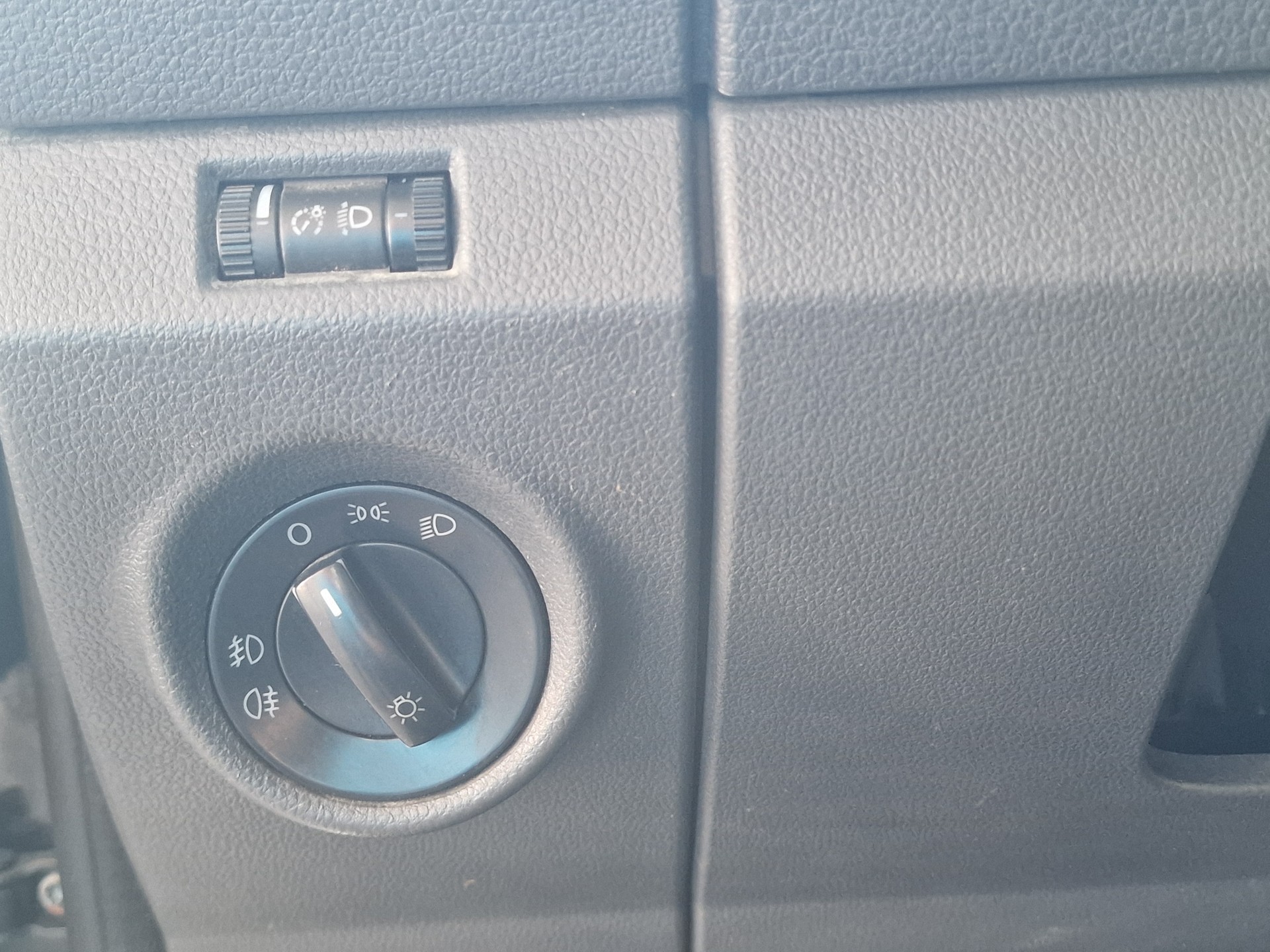 VW Amarok 2.0 BiTDI Highline 4Motion permanent 24Mt Gara MFK Neu AHK 2.8t-image-26