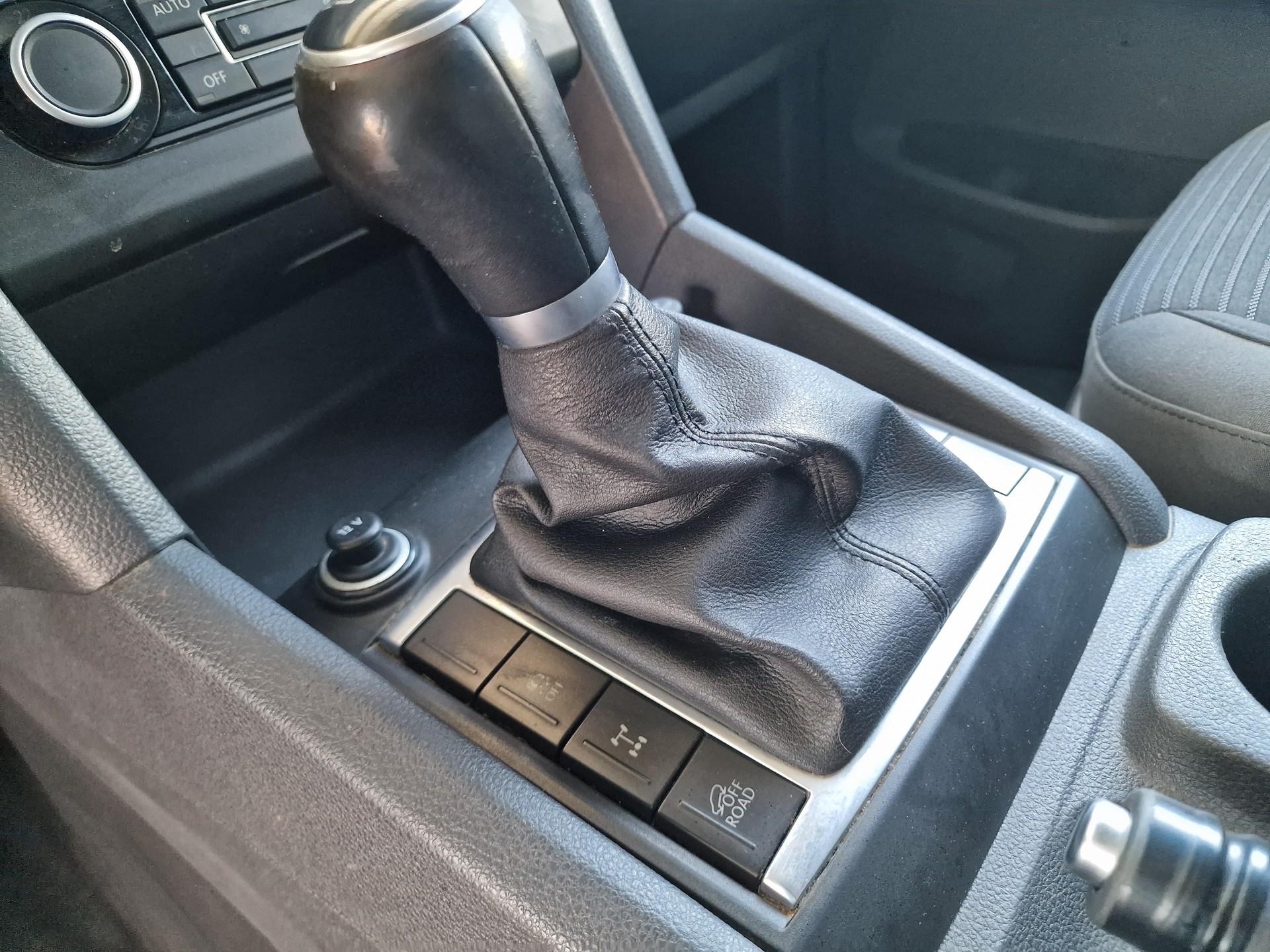 VW Amarok 2.0 BiTDI Highline 4Motion permanent 24Mt Gara MFK Neu AHK 2.8t-image-18