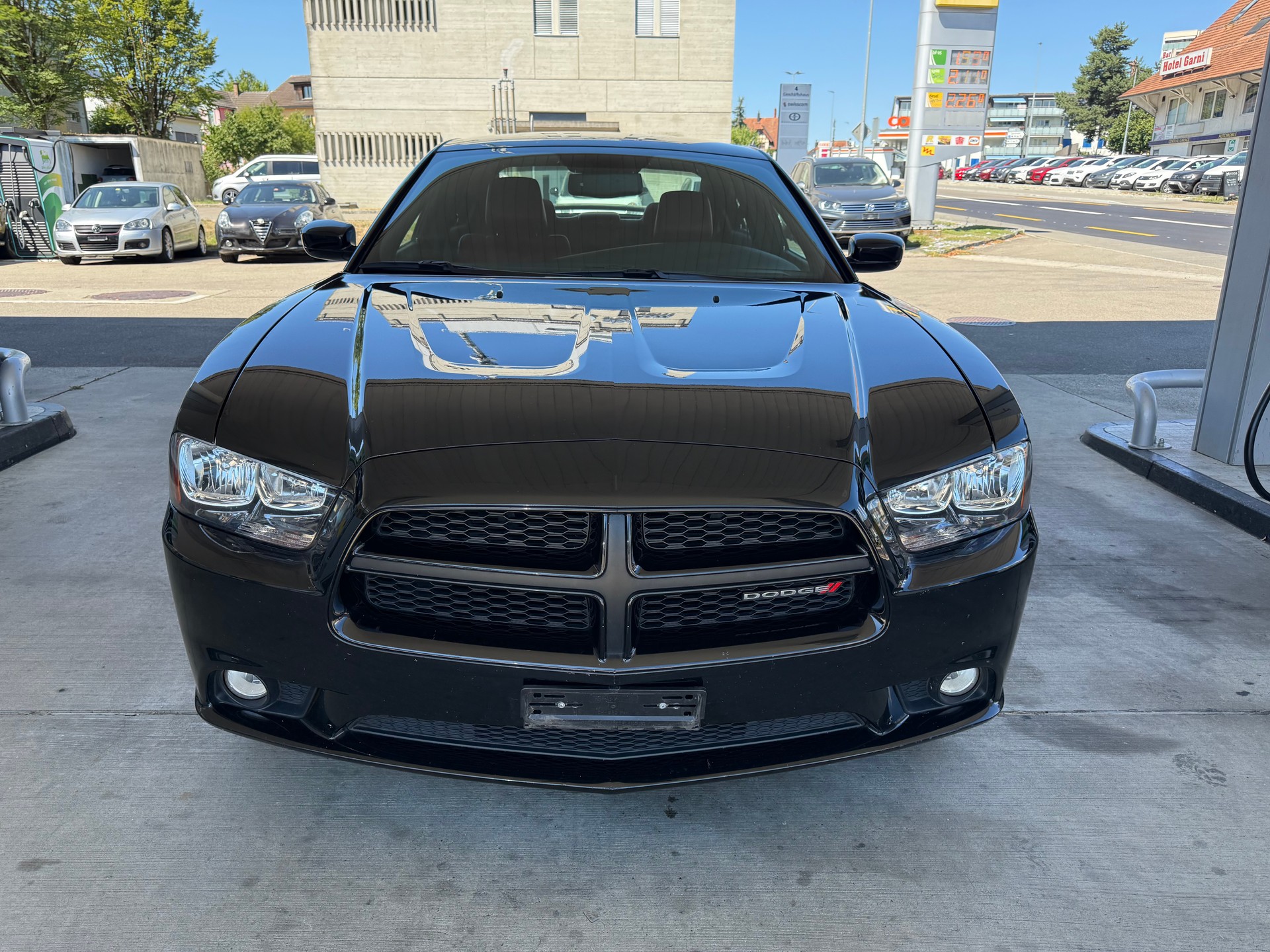 DODGE Charger-image-0