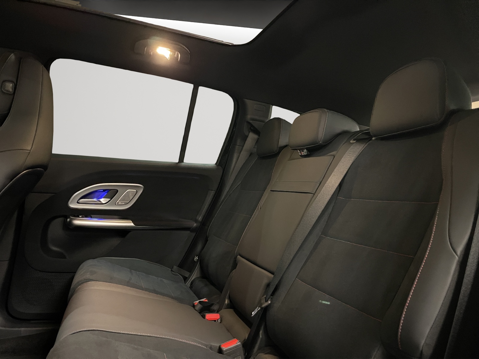 MERCEDES-BENZ GLB 350 4MATIC EQ-image-12