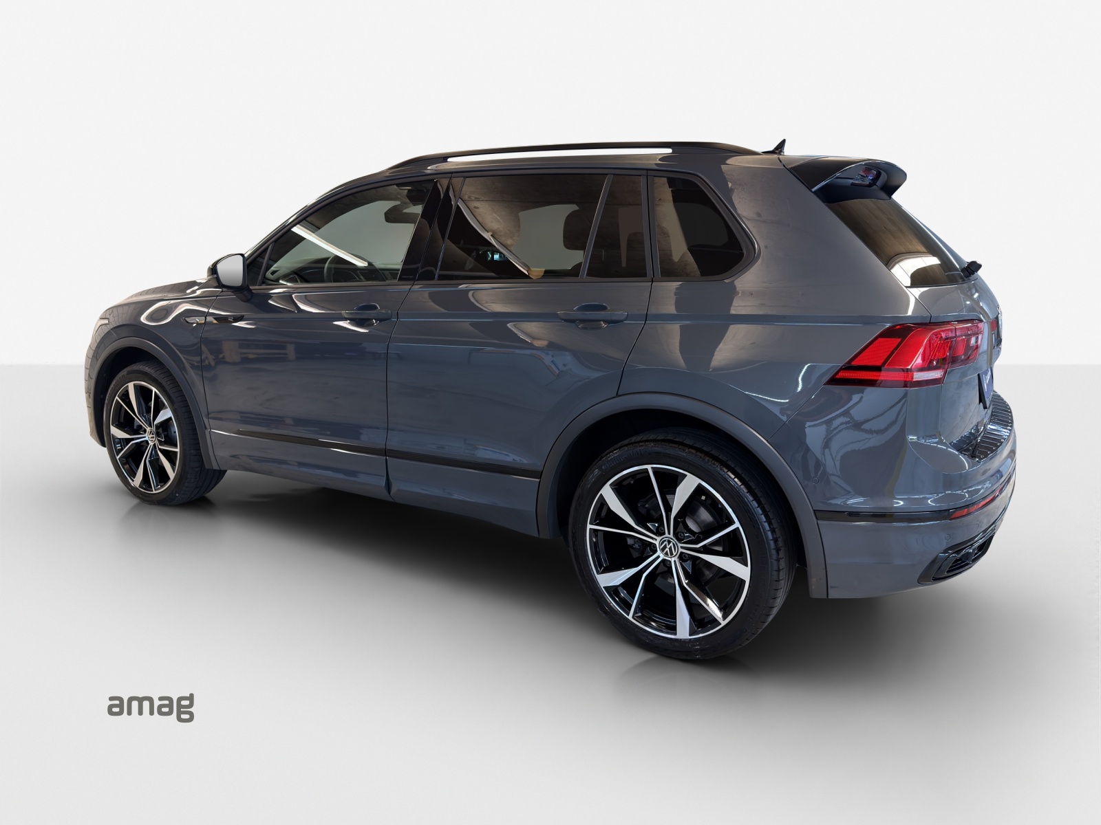 VW Tiguan 2.0TSI R-Line 4Motion DSG-image-2