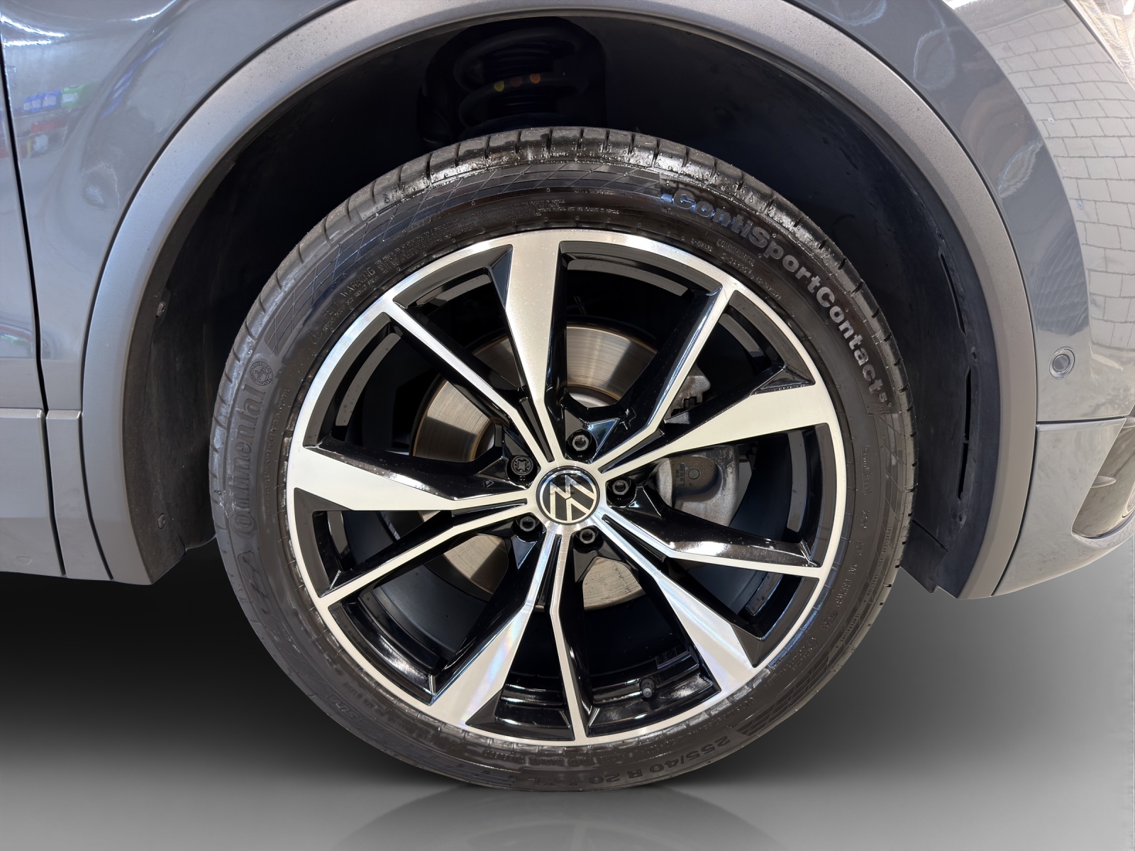 VW Tiguan 2.0TSI R-Line 4Motion DSG-image-14
