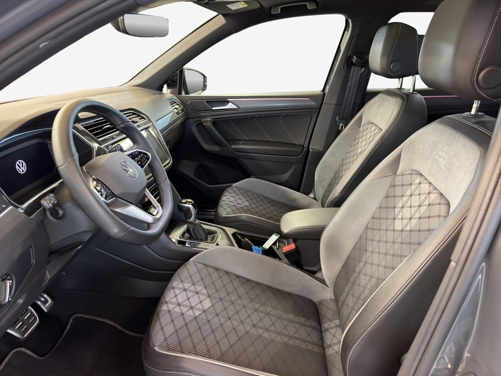 VW Tiguan 2.0TSI R-Line 4Motion DSG-image-7