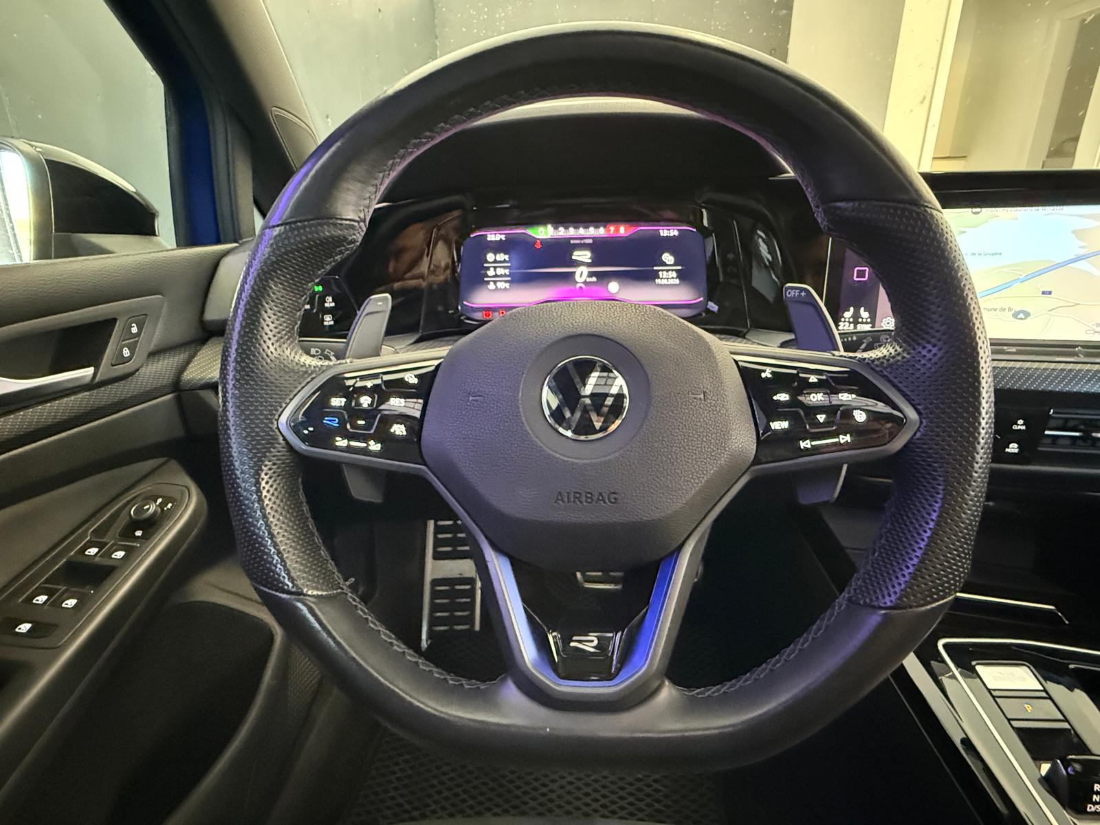 VW Golf 2.0 TSI R DSG 4Motion *Toit ouvrant*-image-13