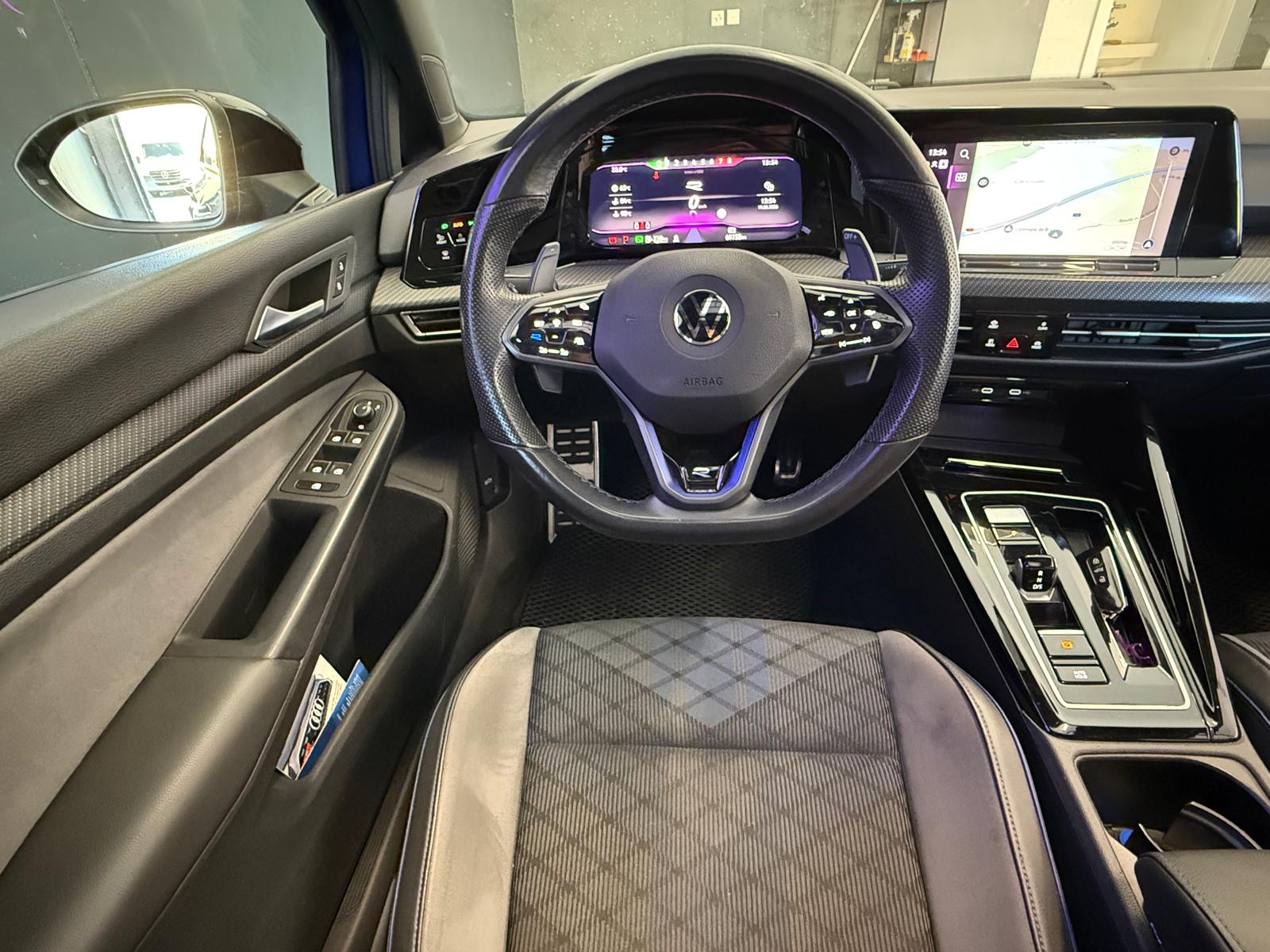 VW Golf 2.0 TSI R DSG 4Motion *Toit ouvrant*-image-12