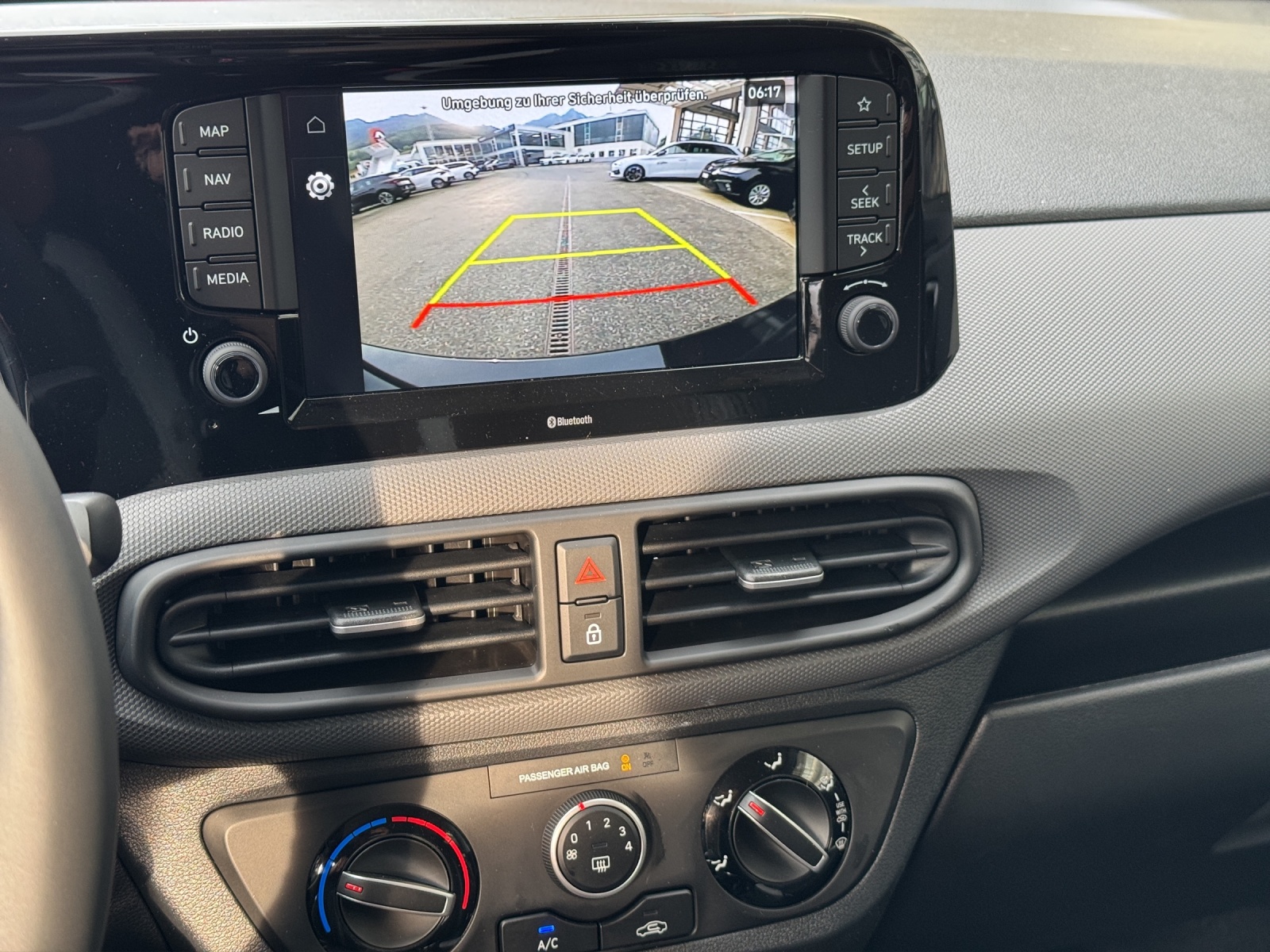 HYUNDAI i10 1.2 Amplia-image-12