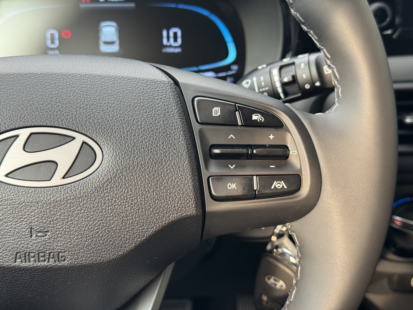 HYUNDAI i10 1.2 Amplia-image-11