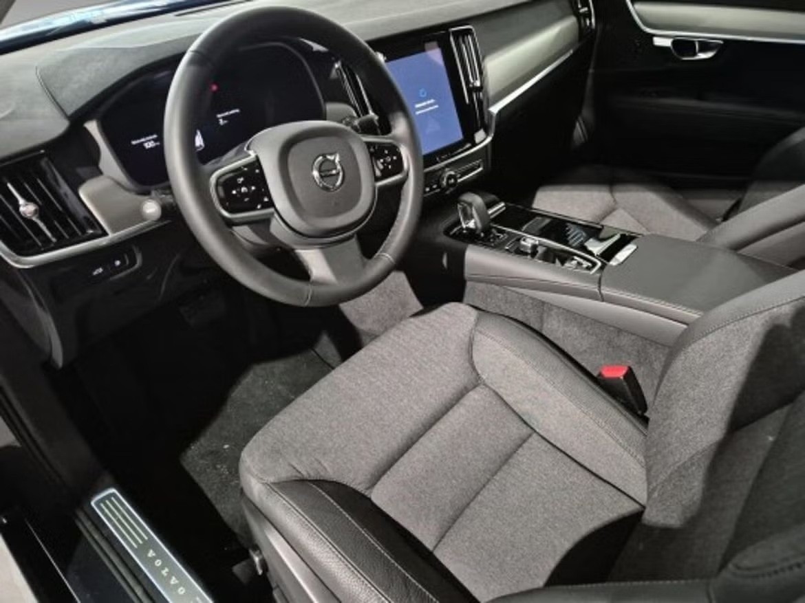 VOLVO V90 T6 eAWD Plug in Hybrid Core Geartronic-image-5