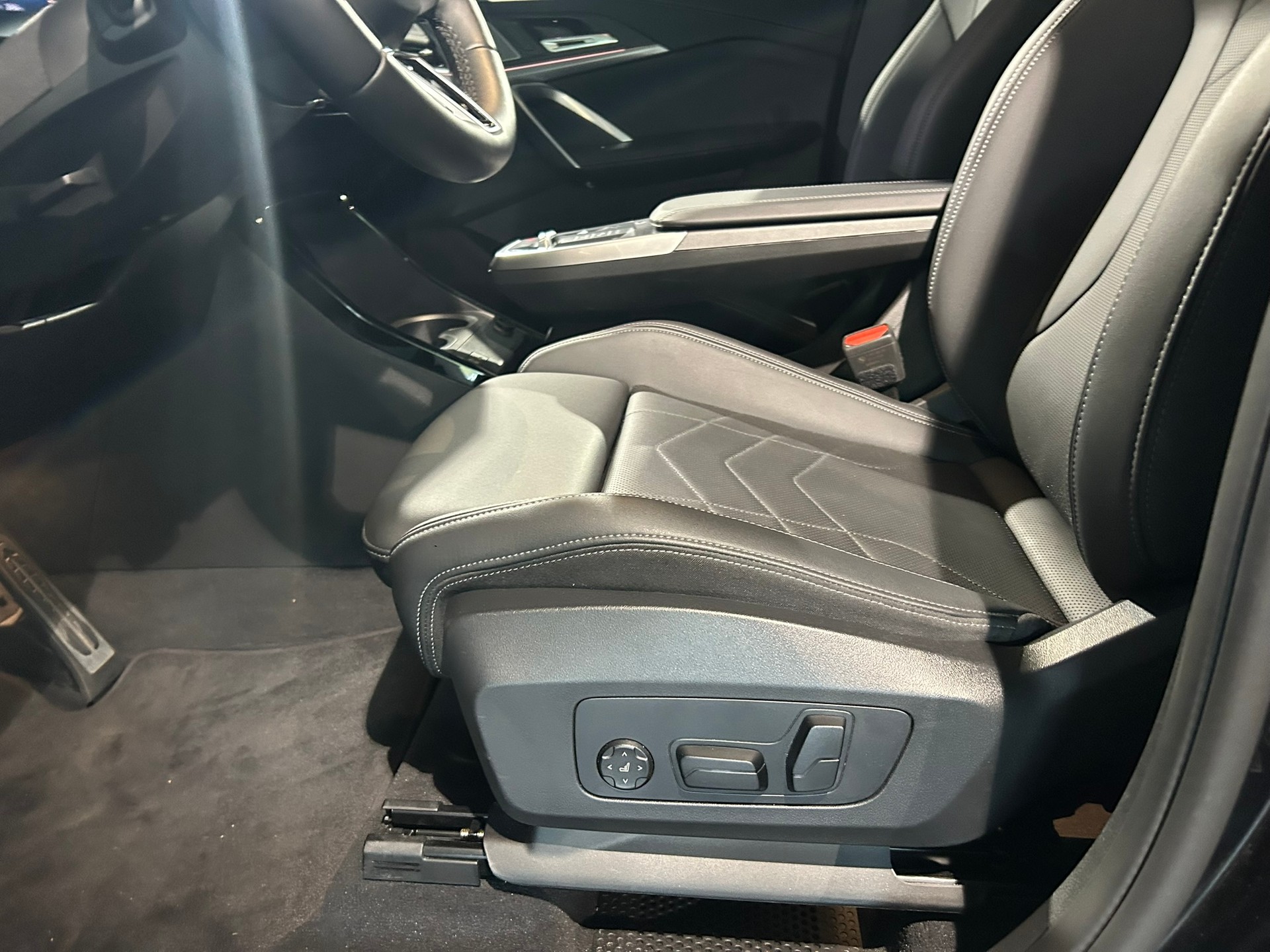 BMW X1 xDrive 23d 48V M Sport-image-18