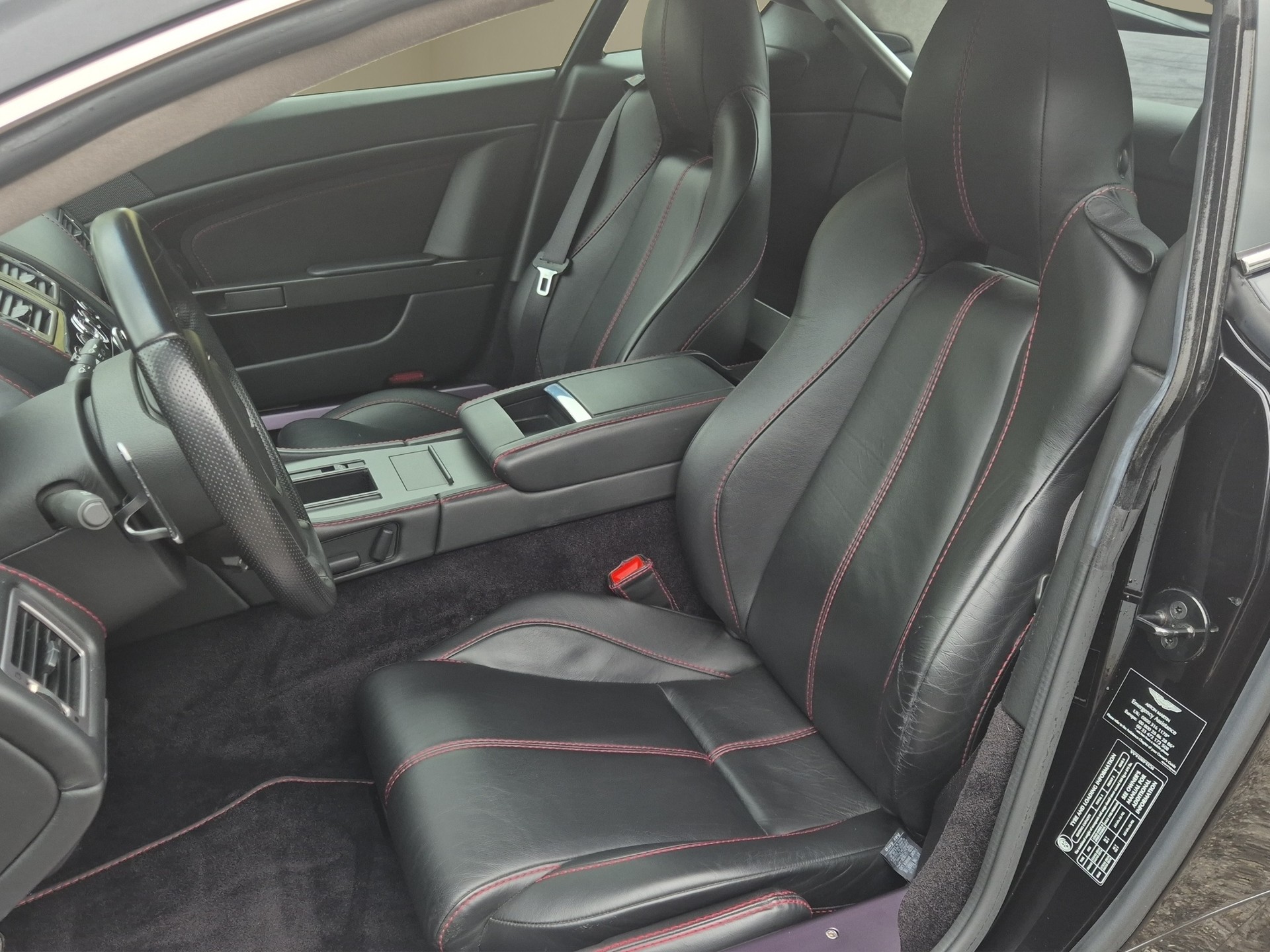 ASTON MARTIN V8 Vantage 4.7 Sportshift-image-9