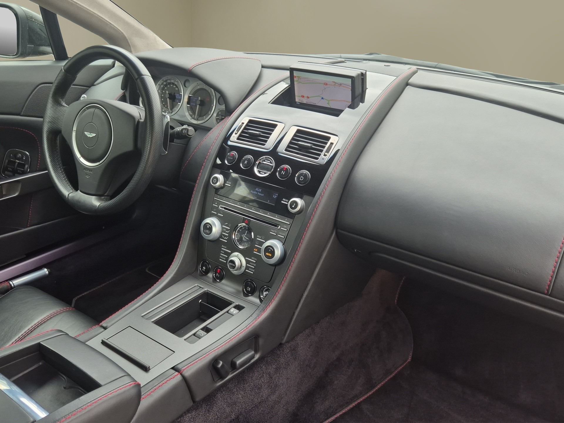 ASTON MARTIN V8 Vantage 4.7 Sportshift-image-18