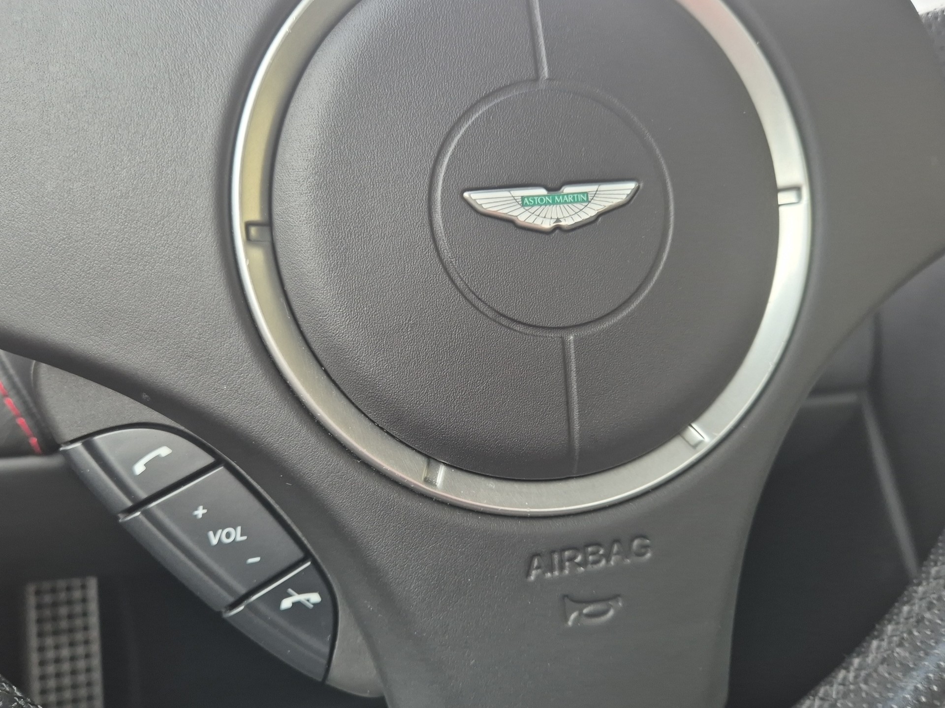 ASTON MARTIN V8 Vantage 4.7 Sportshift-image-14