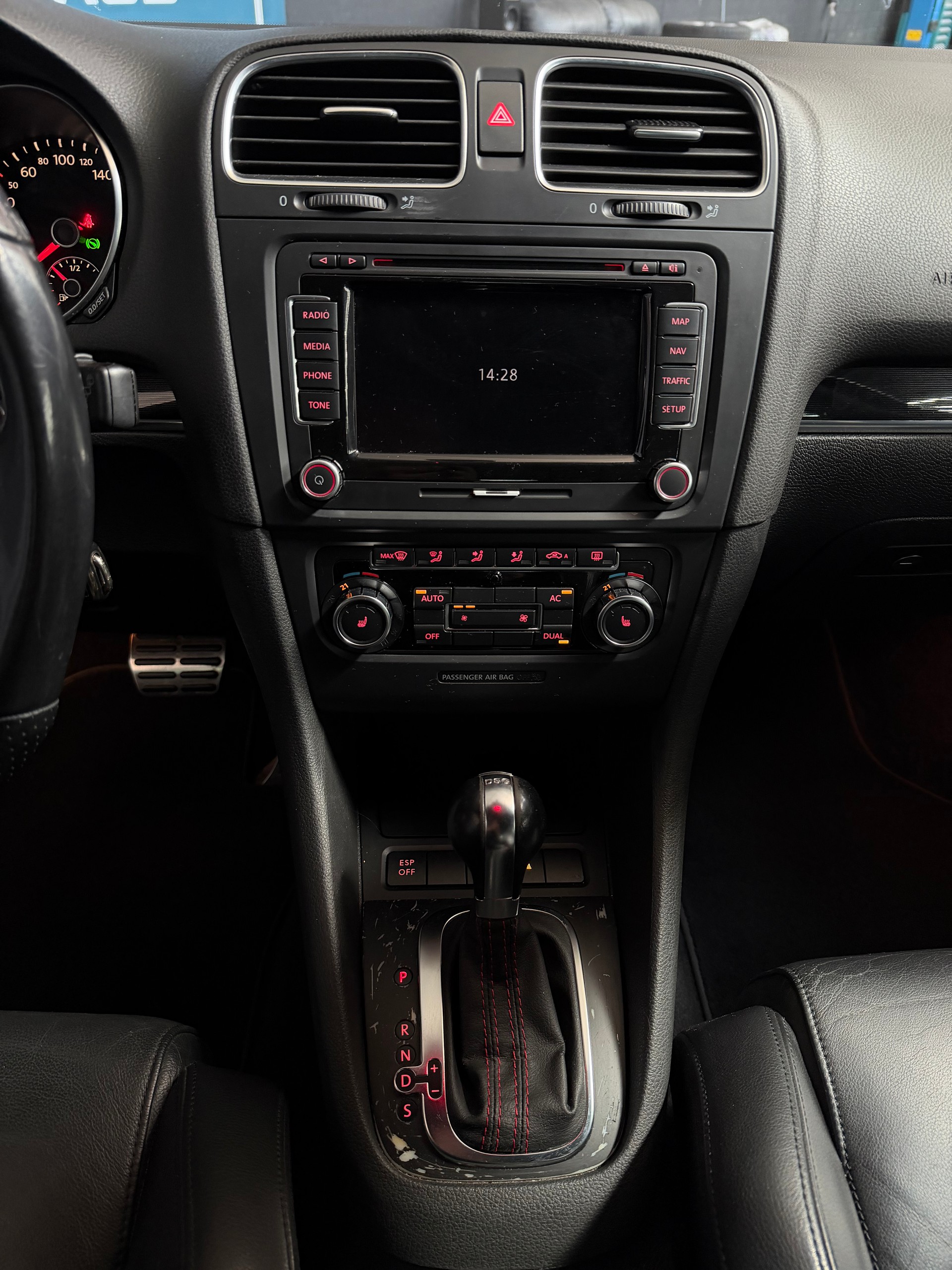 VW Golf 2.0 TSI GTI DSG-image-6