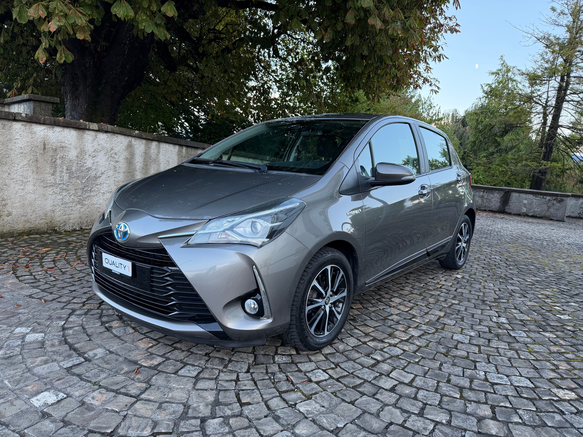 TOYOTA Yaris 1.5 VVT-i Hybrid Comfort e-CVT / Ab MFK / Frisch ab Service / neue Bereifung / Klima / Tempomat / Freisprecheinrichtung-image-0