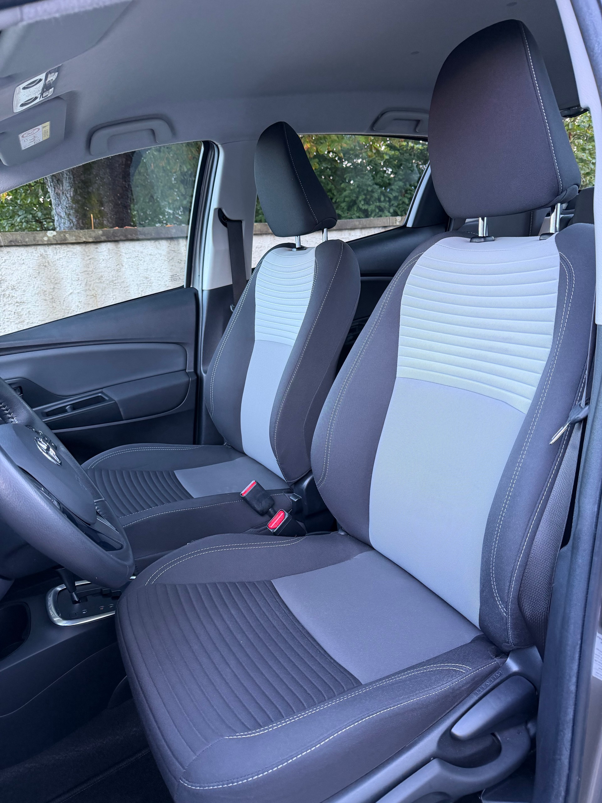 TOYOTA Yaris 1.5 VVT-i Hybrid Comfort e-CVT / Ab MFK / Frisch ab Service / neue Bereifung / Klima / Tempomat / Freisprecheinrichtung-image-11