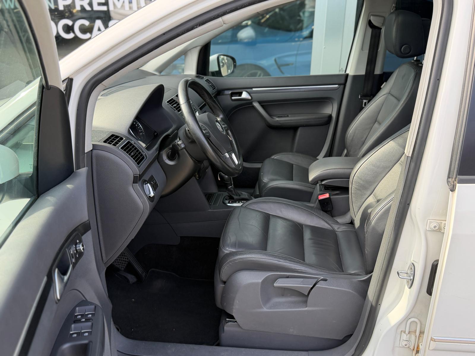VW Touran 1.6 TDI BlueMotion Technology Highline DSG-image-11