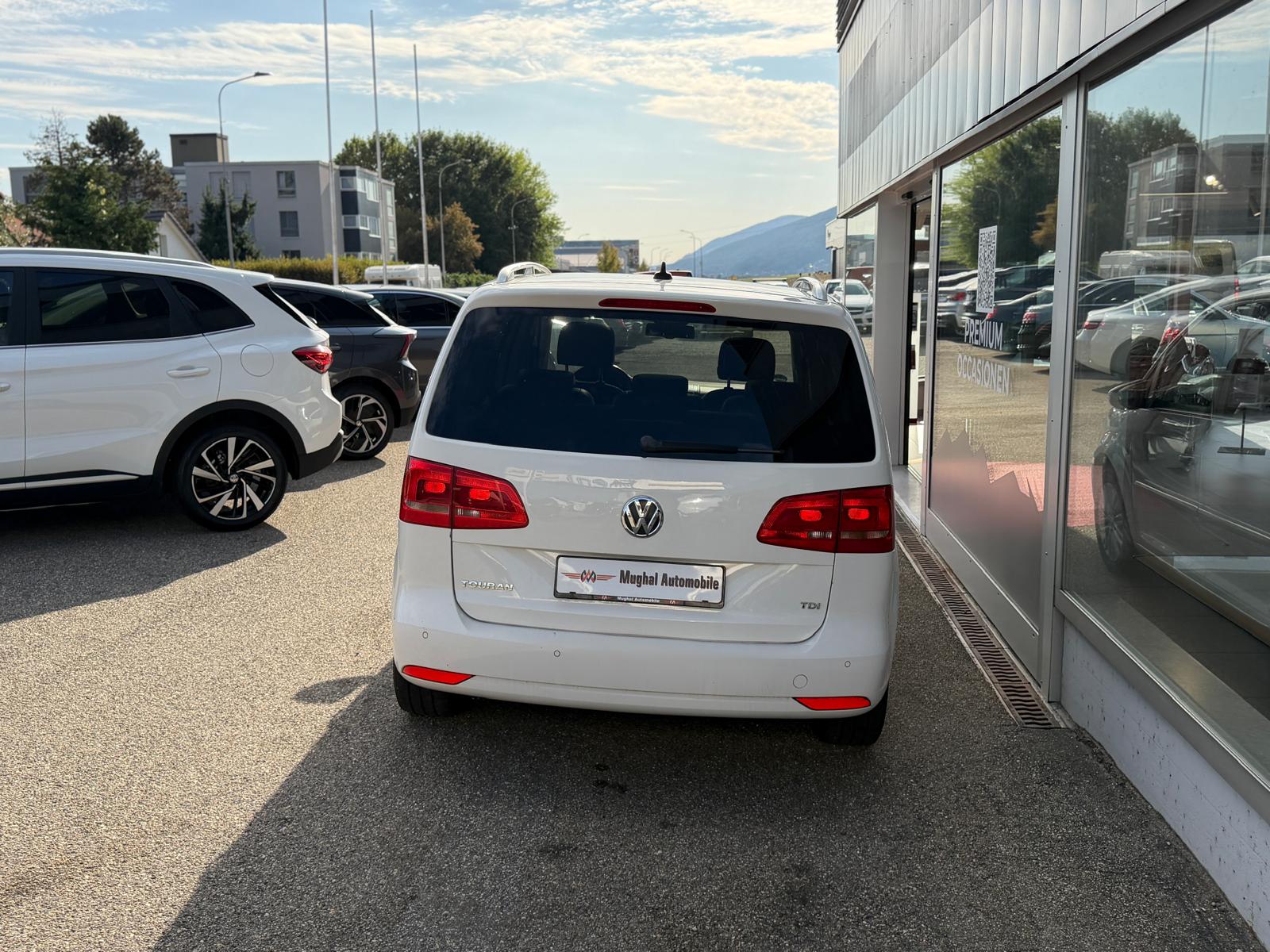 VW Touran 1.6 TDI BlueMotion Technology Highline DSG-image-3